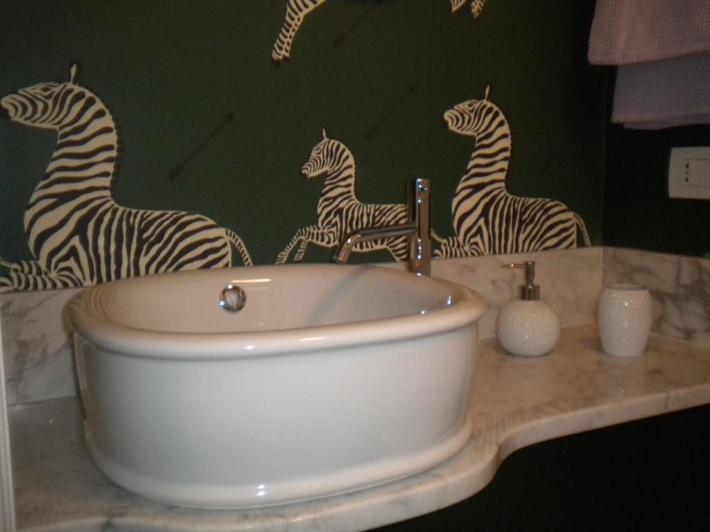 Apartamento Zebra Rosso