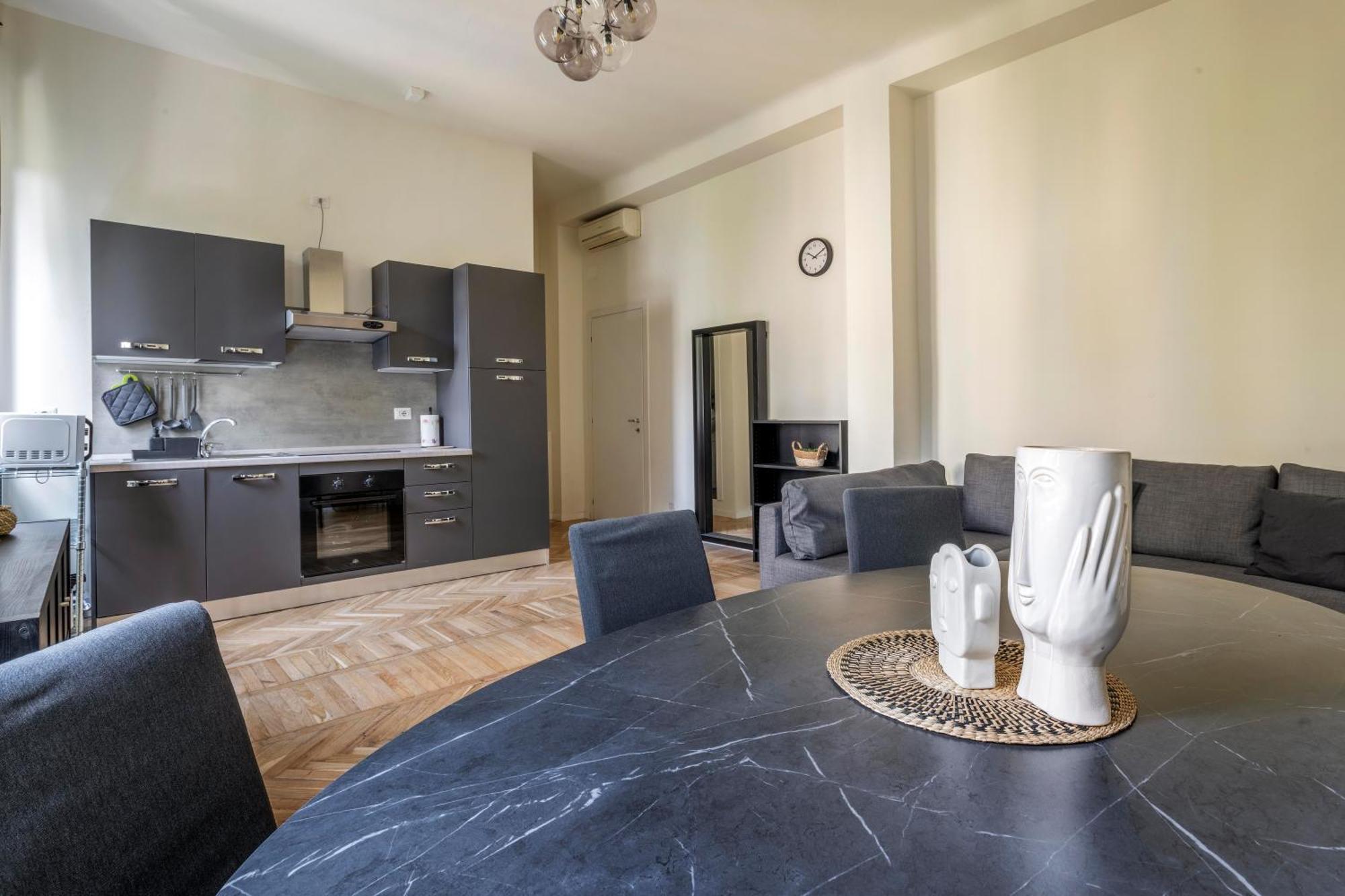 Apartment Elegant Brand New Near Duomo