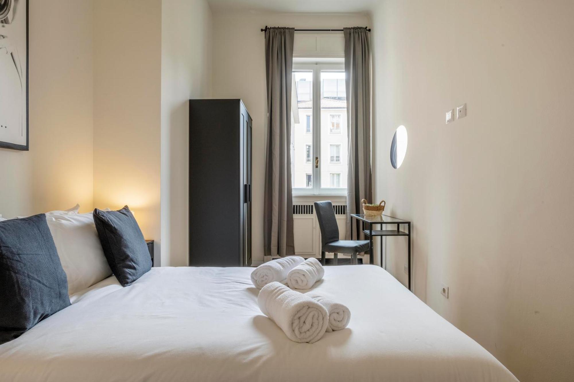 Apartment Elegant Brand New Near Duomo Milan