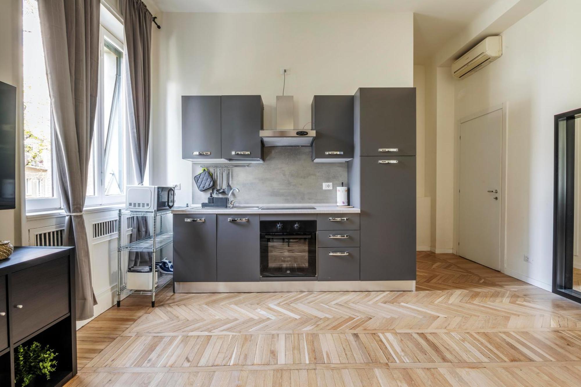 Apartment Elegant Brand New Near Duomo Milan