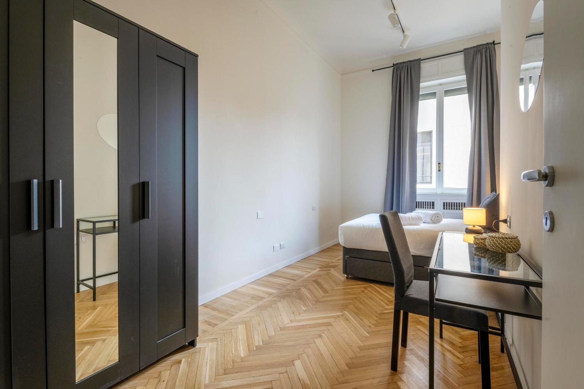Elegant Brand New Near Duomo Apartment