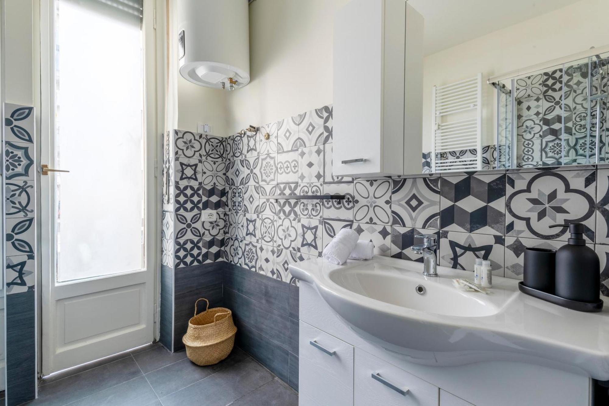 Apartment Elegant Brand New Near Duomo Milan