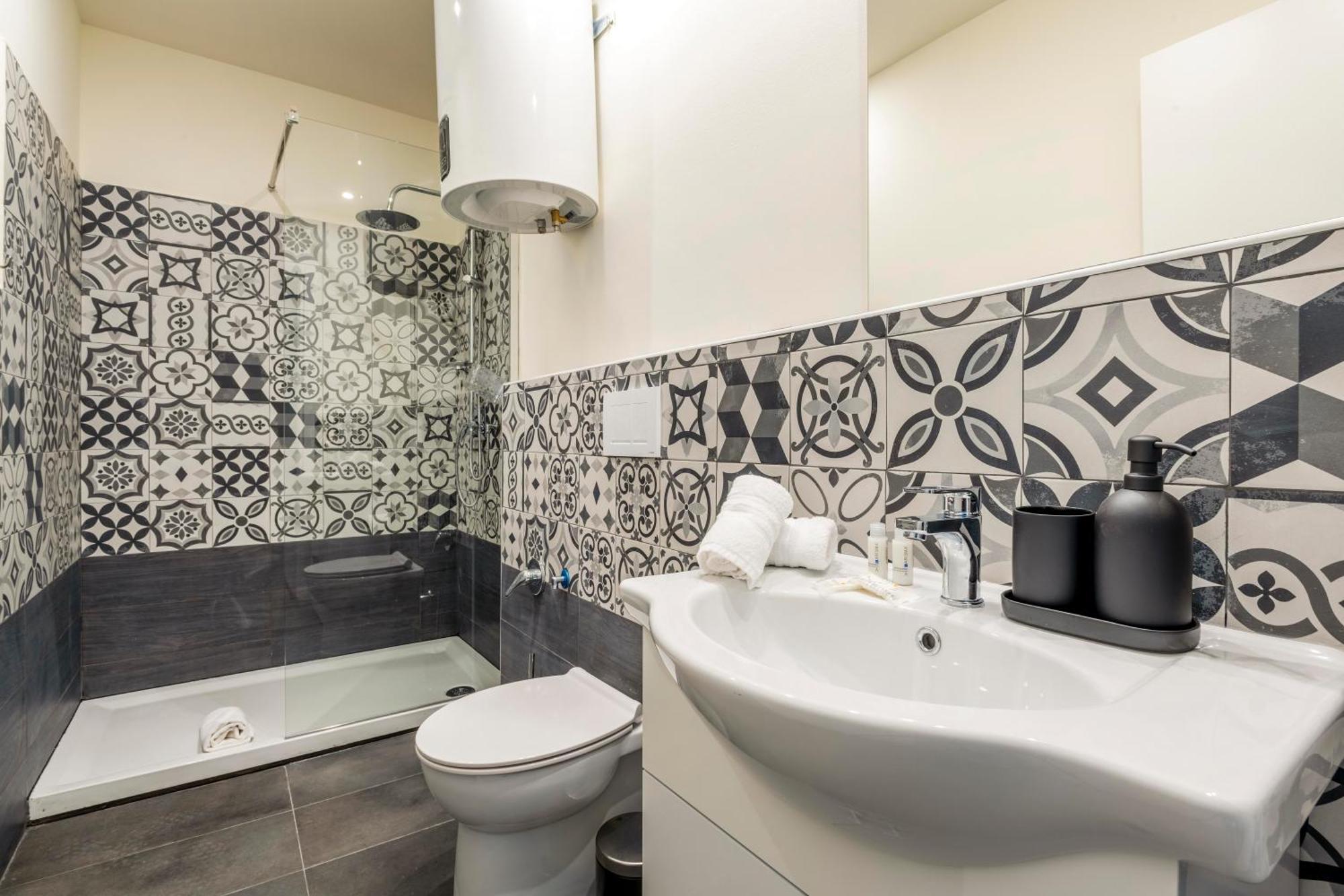 Elegant Brand New Near Duomo Apartment Milan