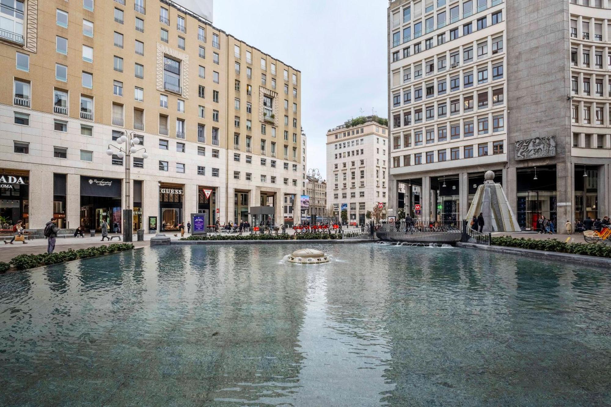 Elegant Brand New Near Duomo Apartment Milan