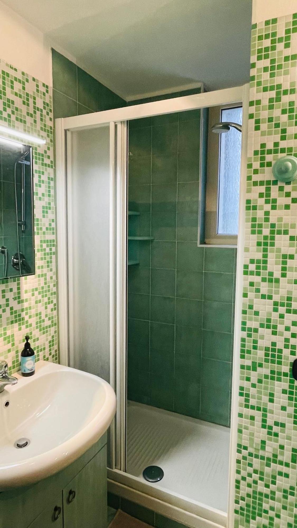 Charming Flat, And Close To Metro Apartment *