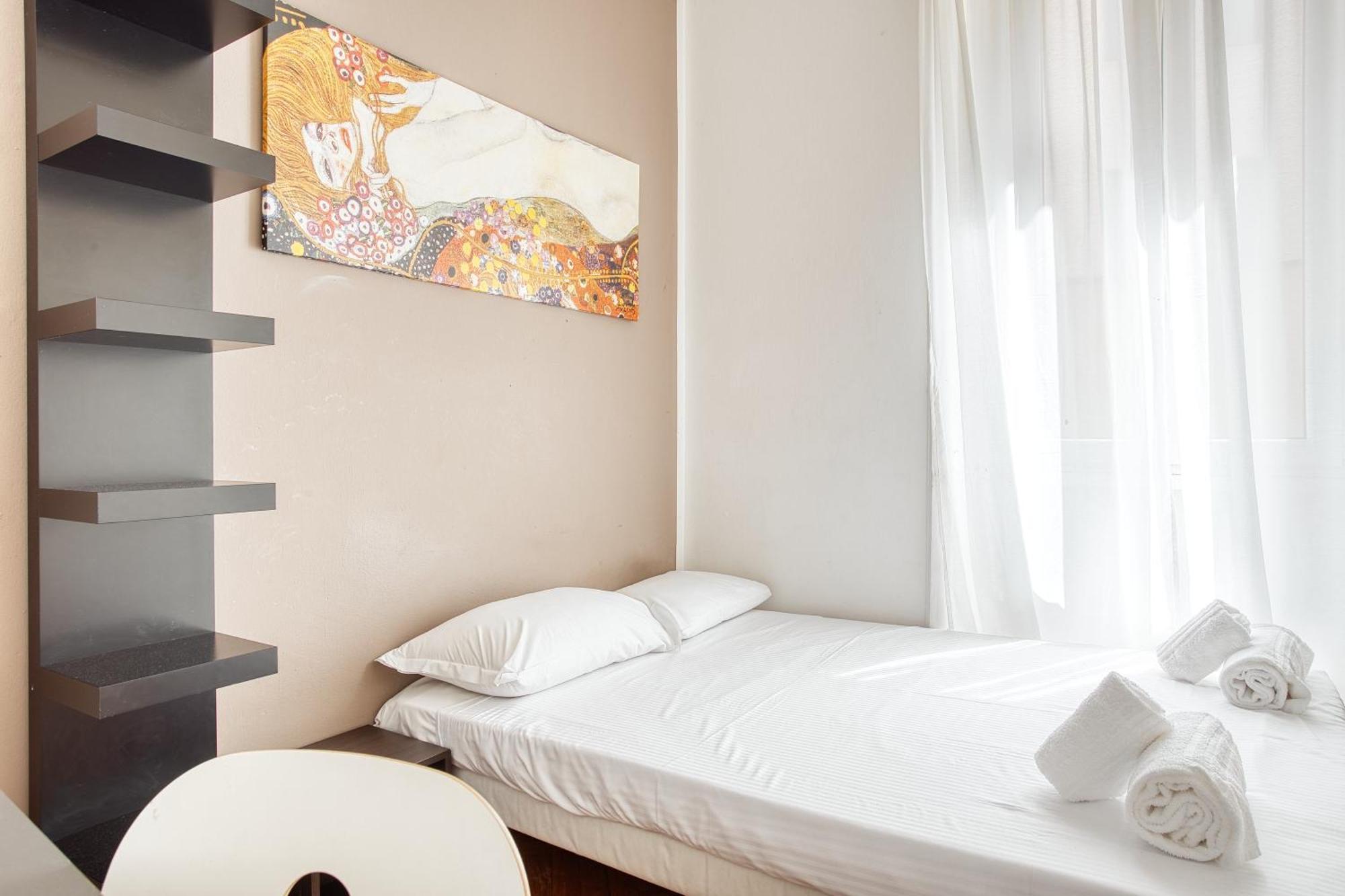 Joivy Mauri - Cosy Flats Near The Duomo Apartment *