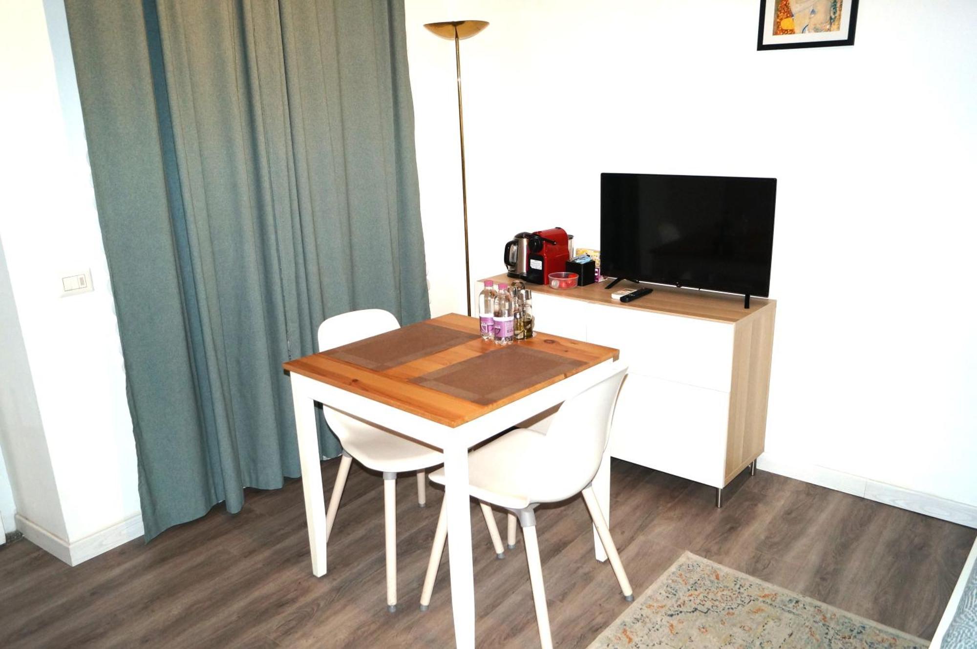 Apartment House Naviglio Quattro Milan