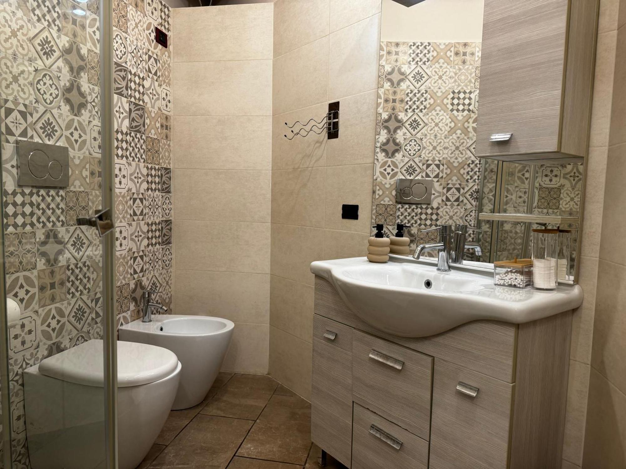 Apartment Regina In Verona - Sky Tv, Wifi E Breakfast Box Mailand
