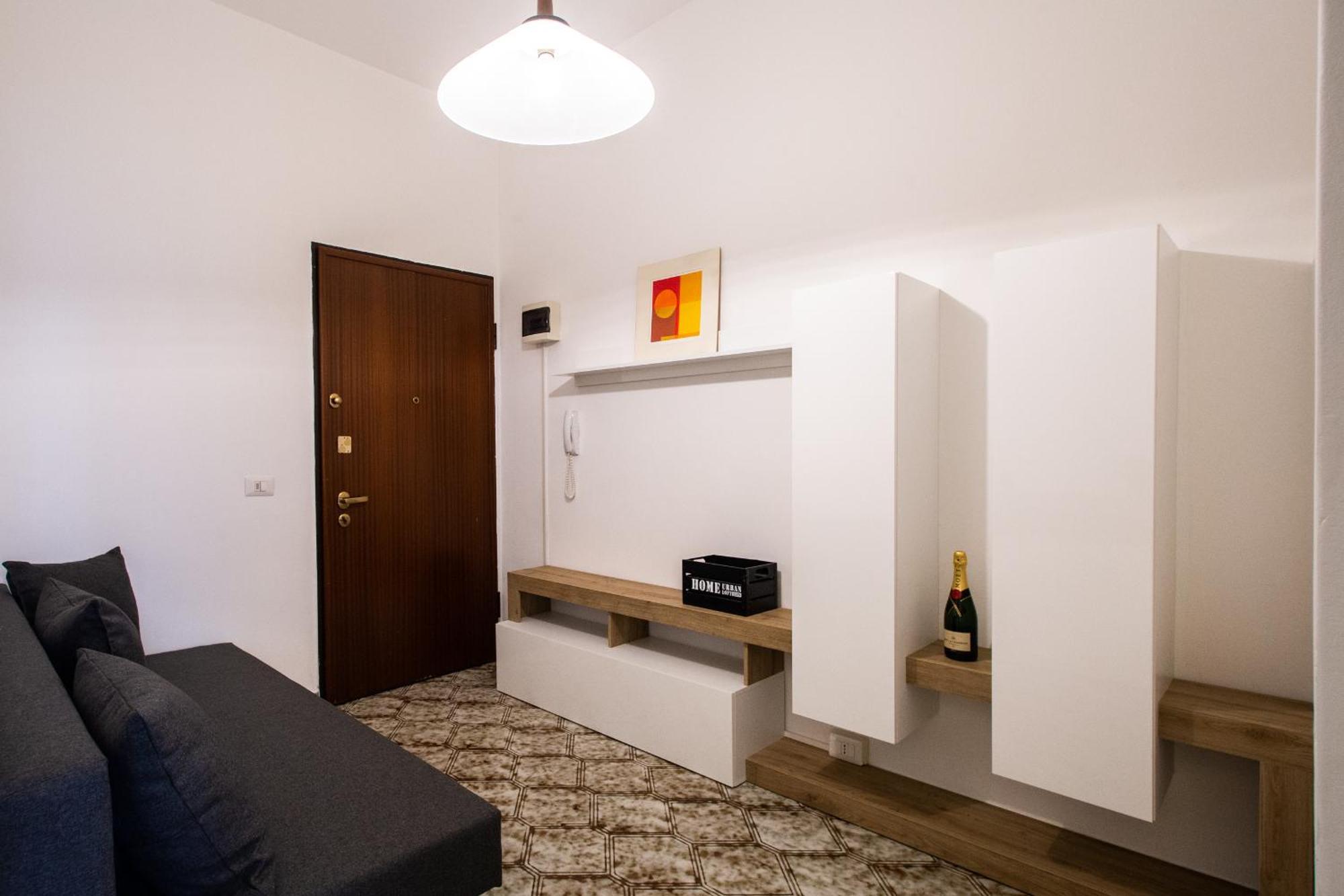Milano-linate Self Check In & Free Parking Apartment