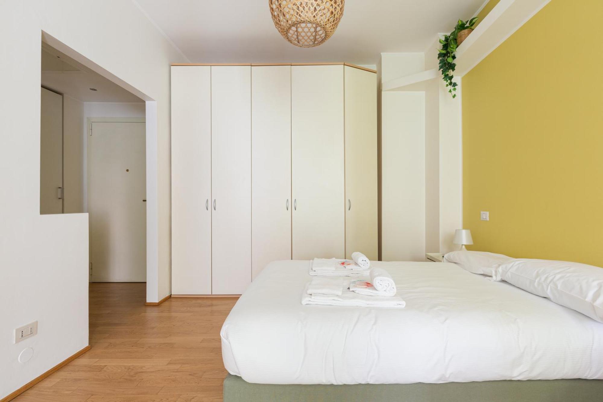 Gerusalemme M5 Yellow With Closed Balcony! Apartment Mailand