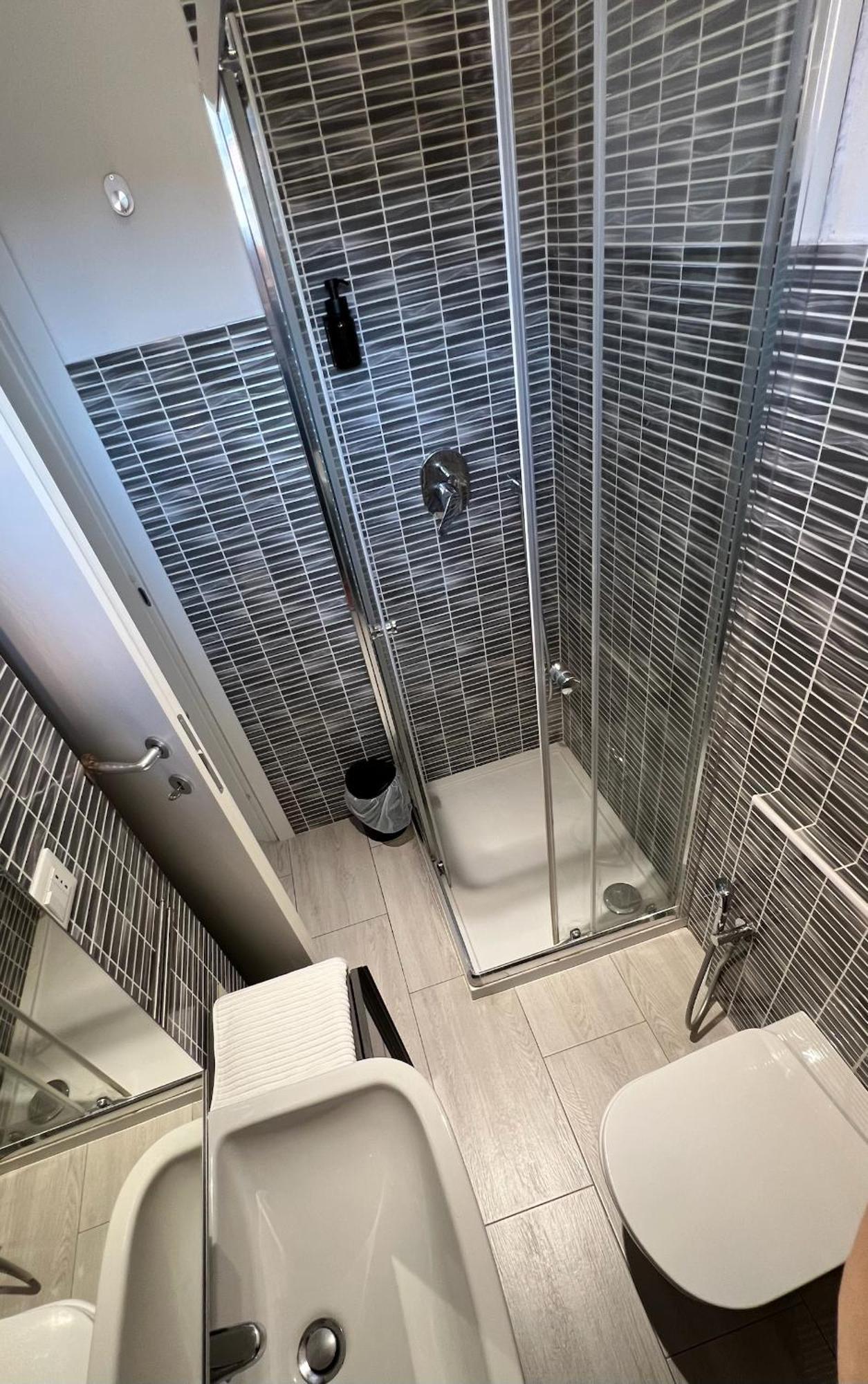 Rafael - 10 Min From Linate Airport, Centrale Fs, Ospedale San Raffaele Apartment *