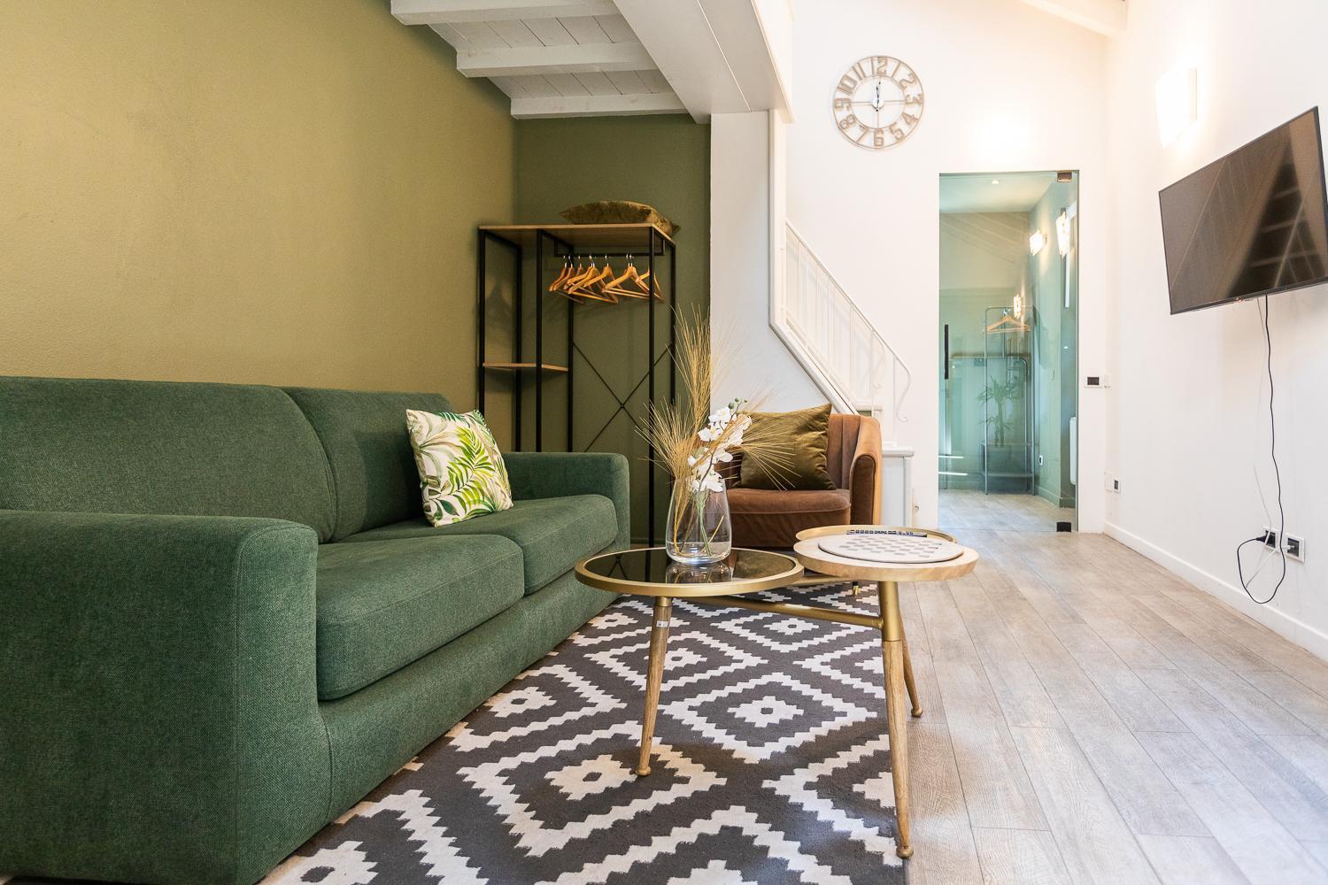 - Alzaia Naviglio Grande Apartment