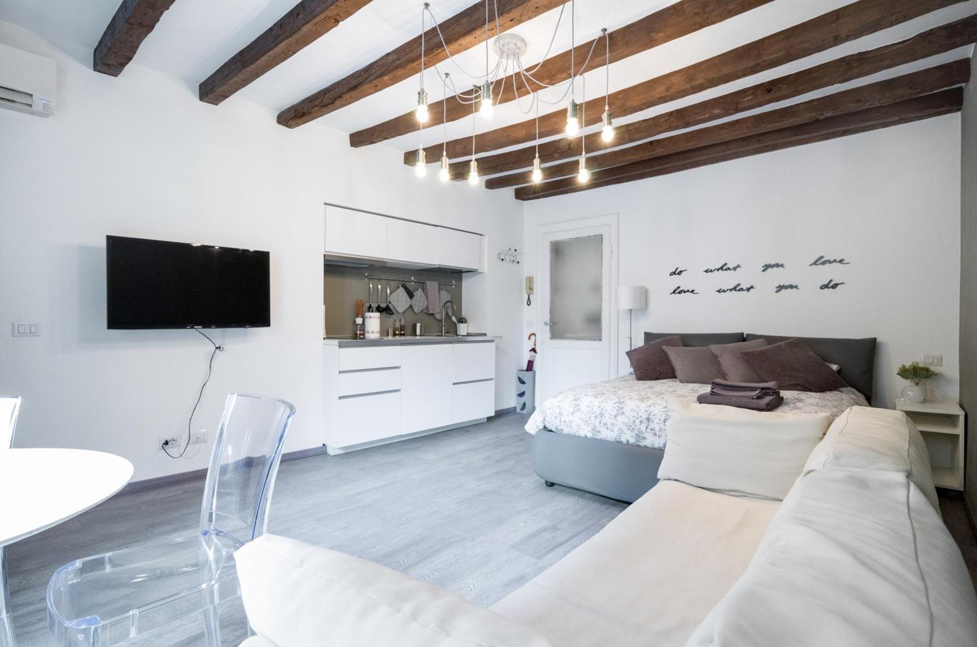 Apartment Navigli - Vigevano 45 & Casale 3a *