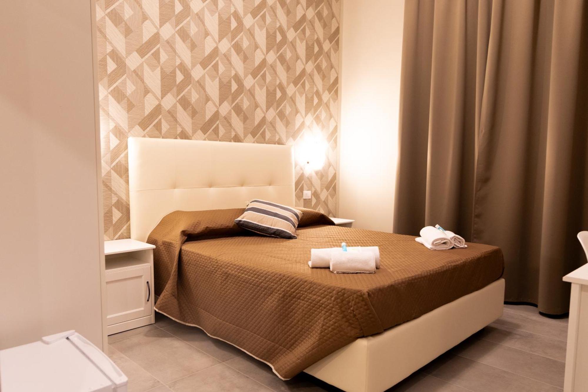 Hotel Golden 3*