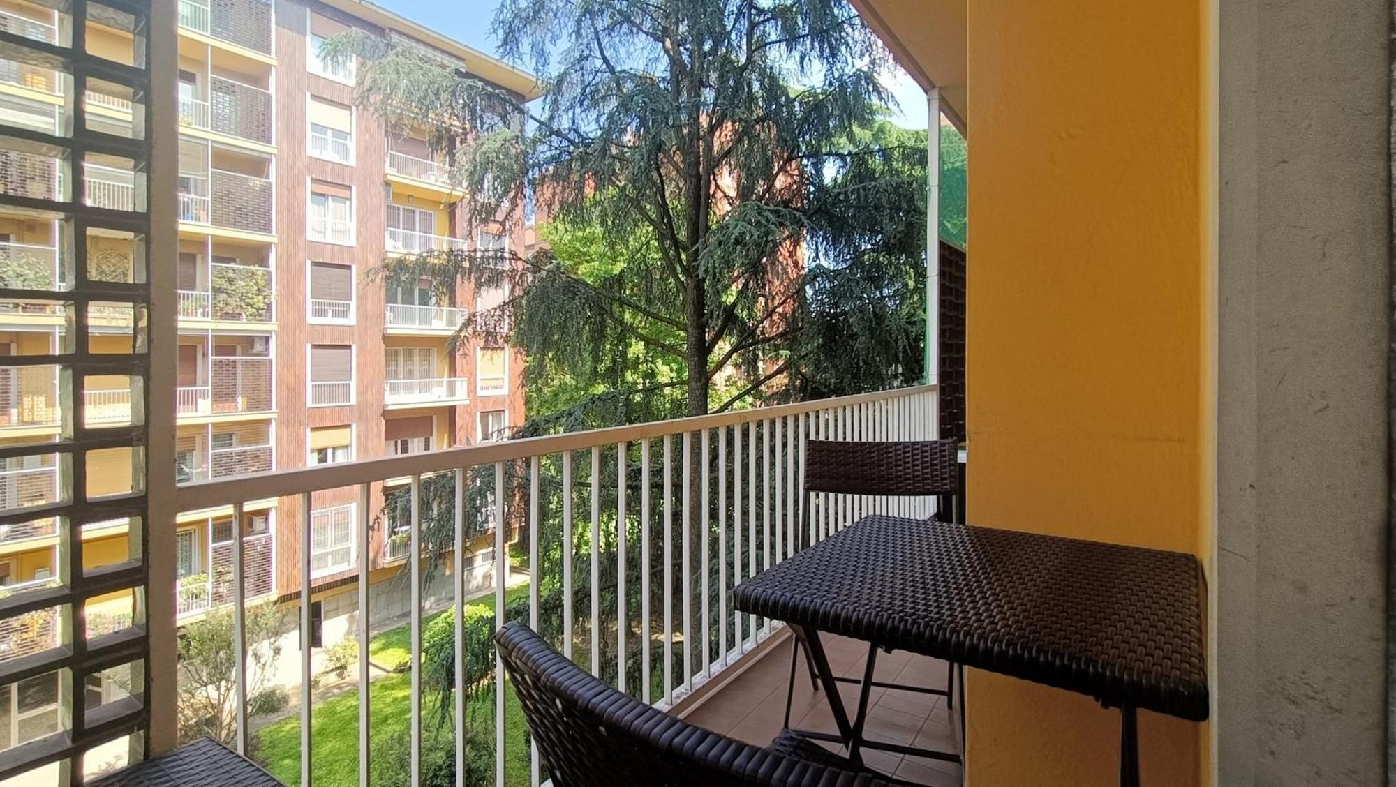 Sahi - Via Dei Ciclamini Mm1 Primaticcio, Stadio San Siro, Ospedale San Carlo Mailand