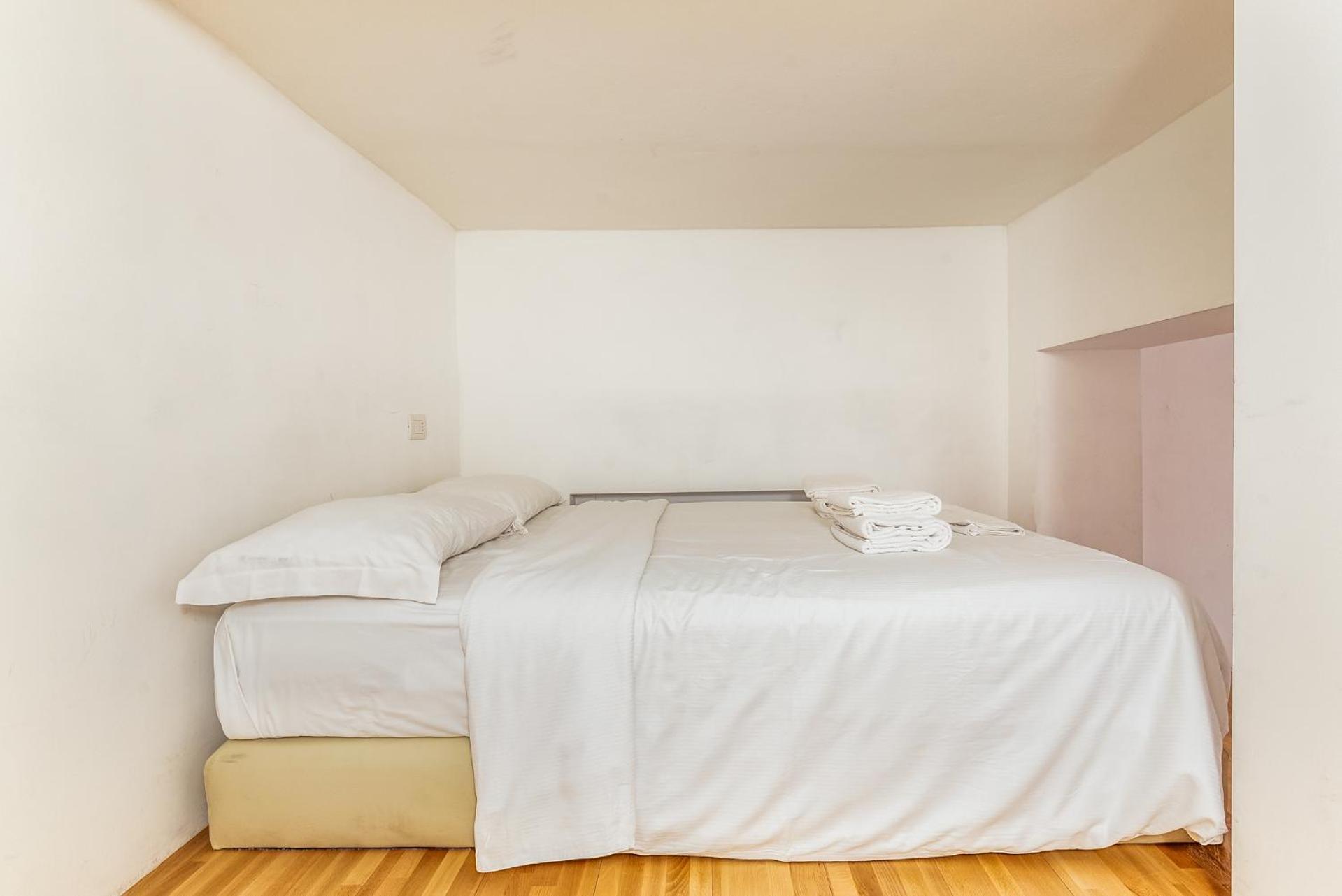 Brand New 5 Pax Wifi Corso Sempione Apartamento
