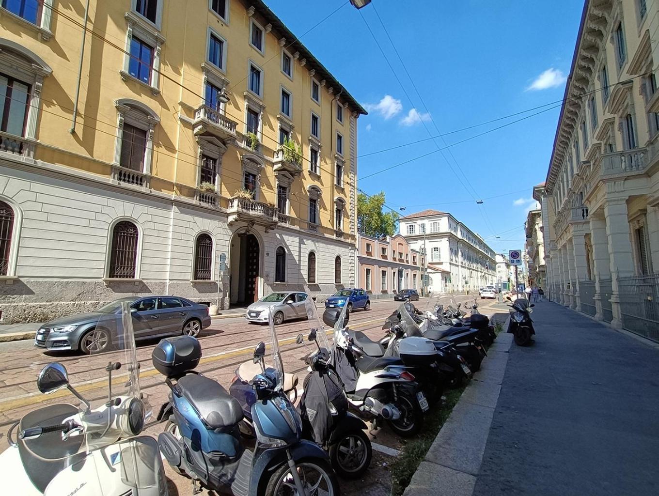 Apartamento Sahi - Residenza Corso Italia Tre Camere, Due Bagni E Un Salone *