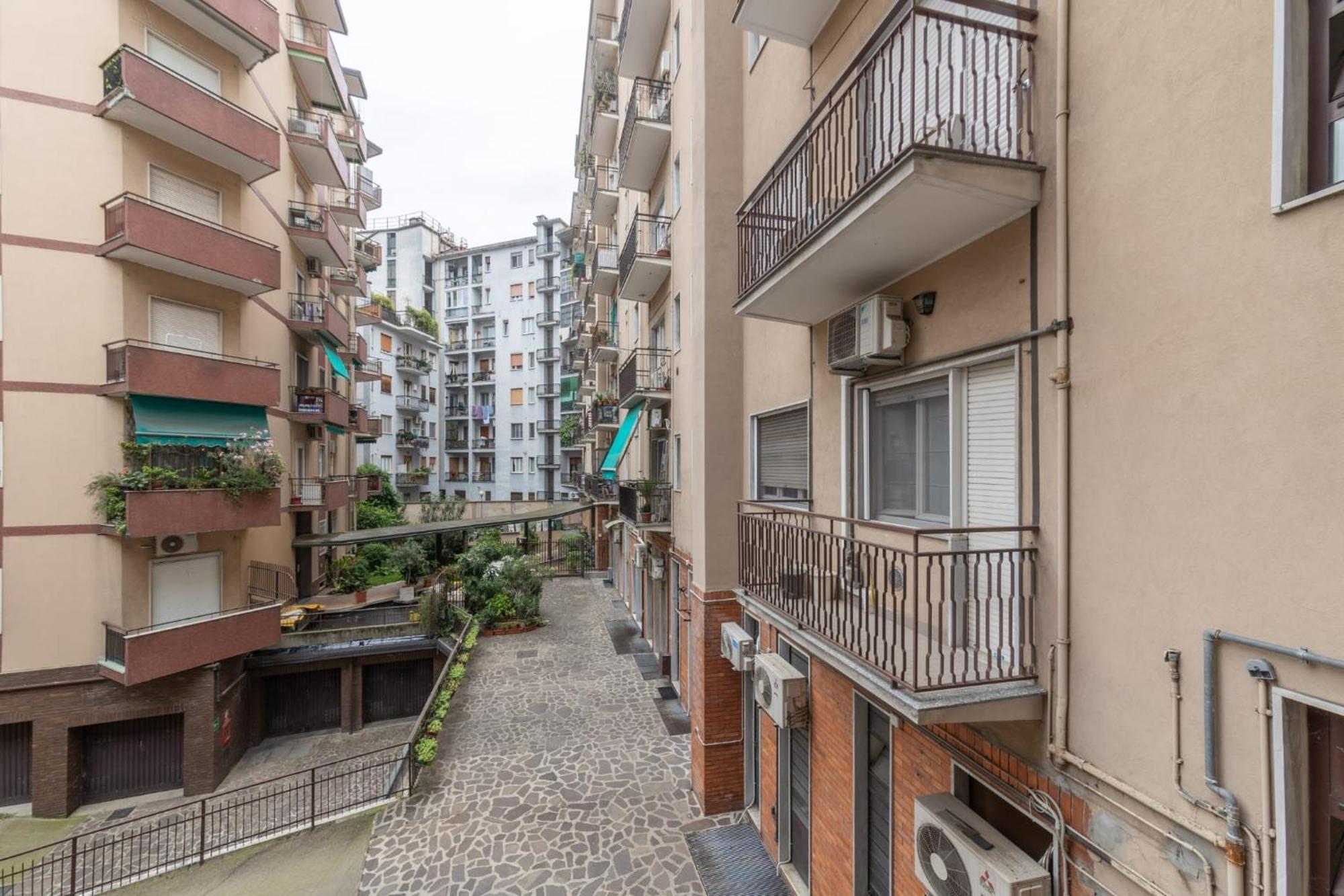 Arena 35 Apartment *