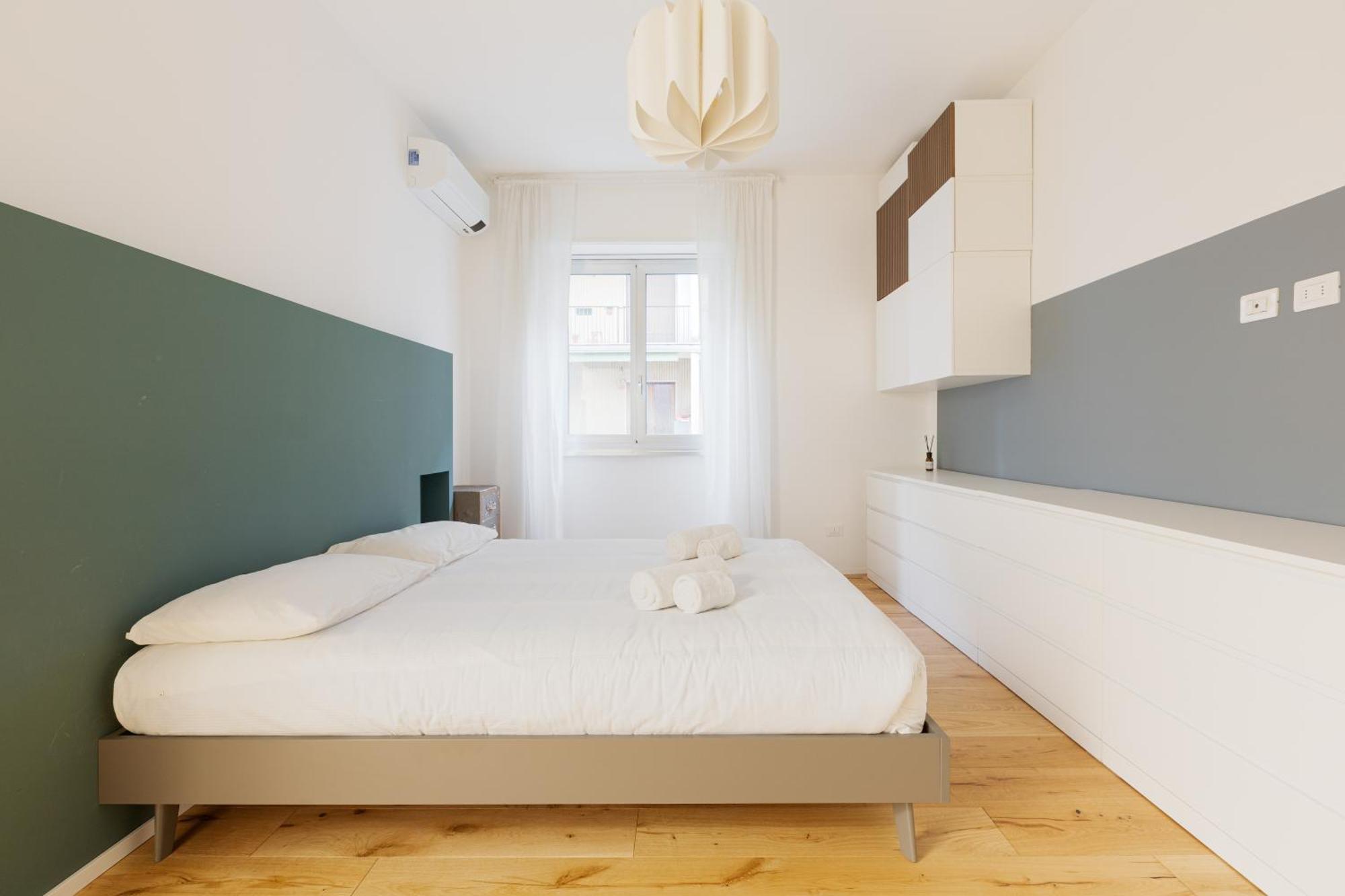 Brand New With Balcony Apartment Mailand