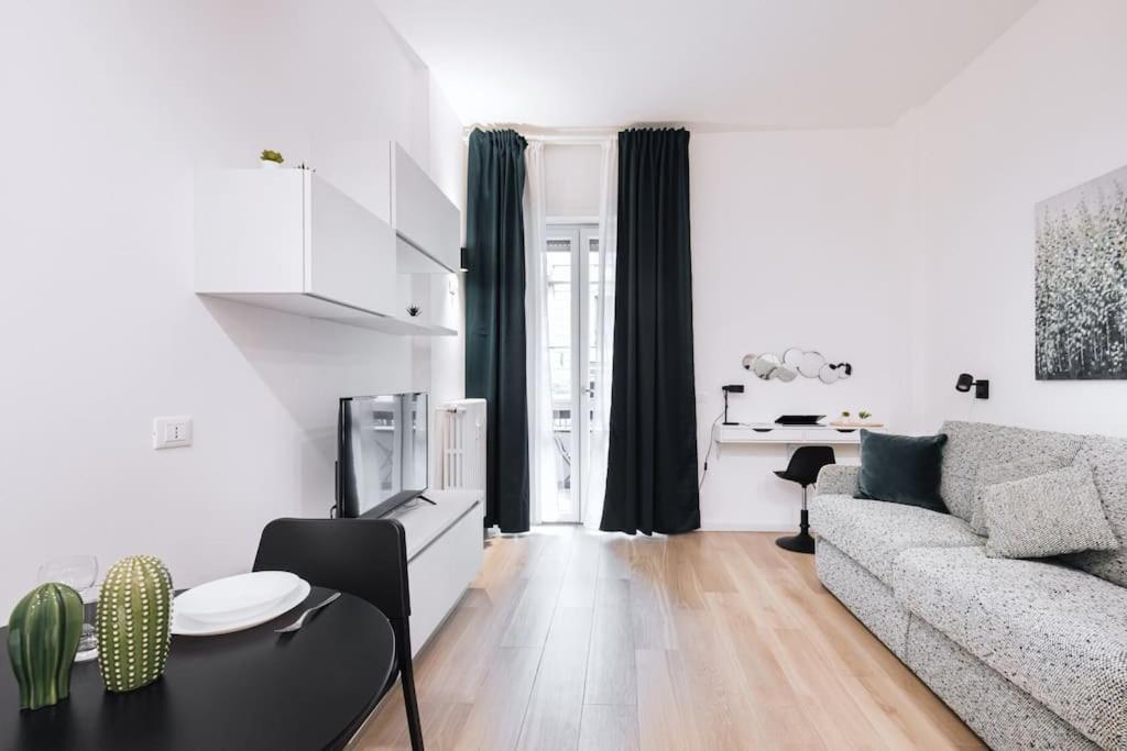 Easylife - With Terrace In Porta Venezia * Milão