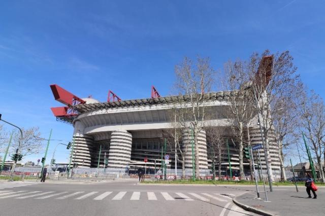 Stadium Apartment *