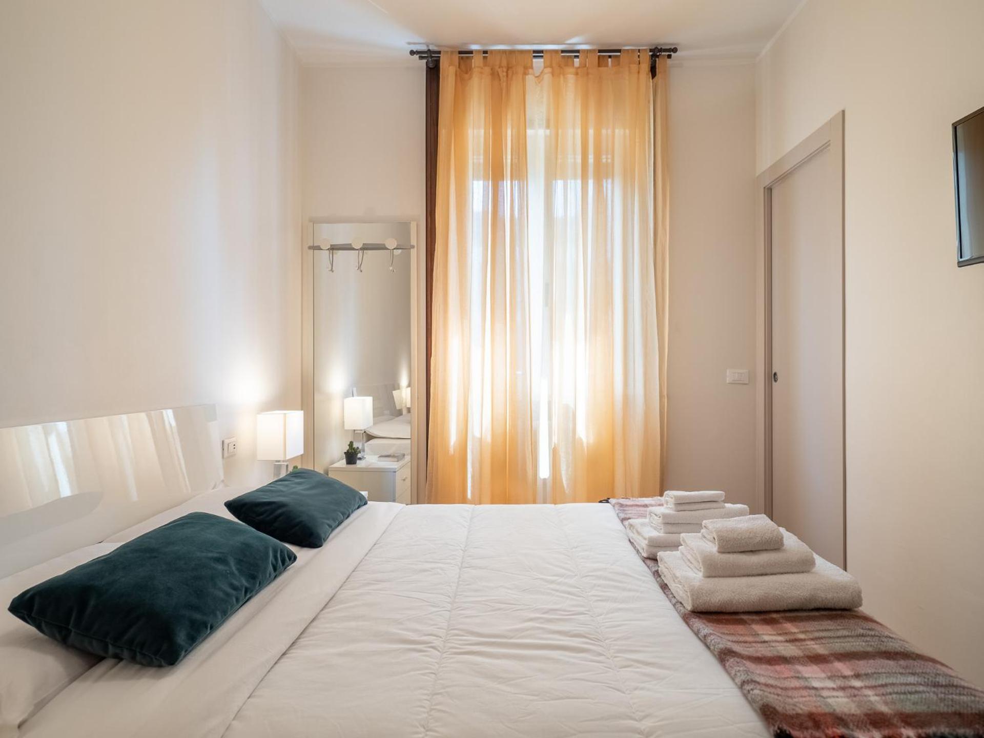 Stylish Flat With Balcony - 15 Min To Duomo Apartamento *