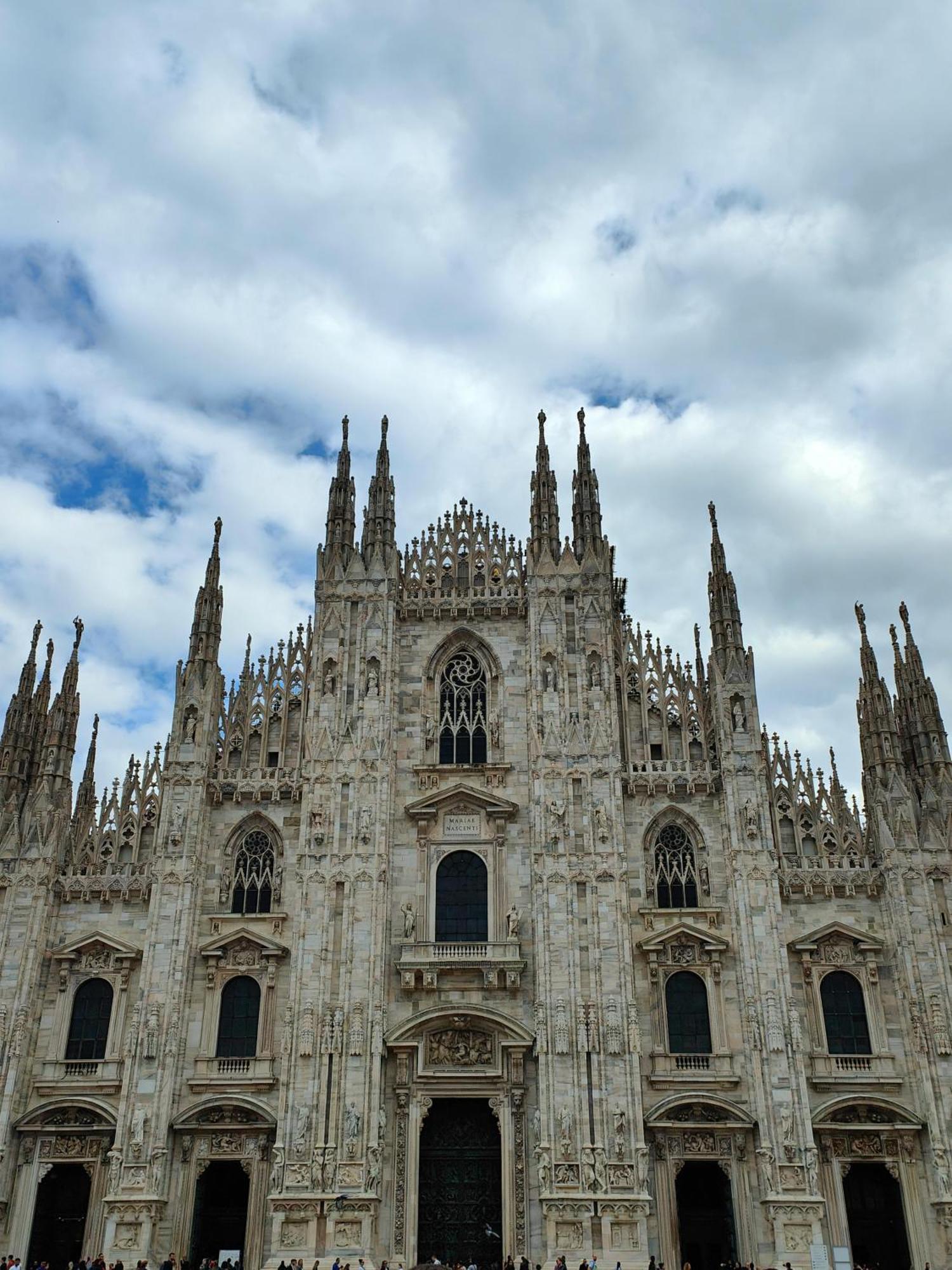 Bellissimo Mini A Tema Bandiera Italiana, Potente Wi-fi, 3 Linee Metropolitane Dietro Casa, Collegato Direttamente Con Aeroporto Di Malpensa E Rho Fiera Mailand
