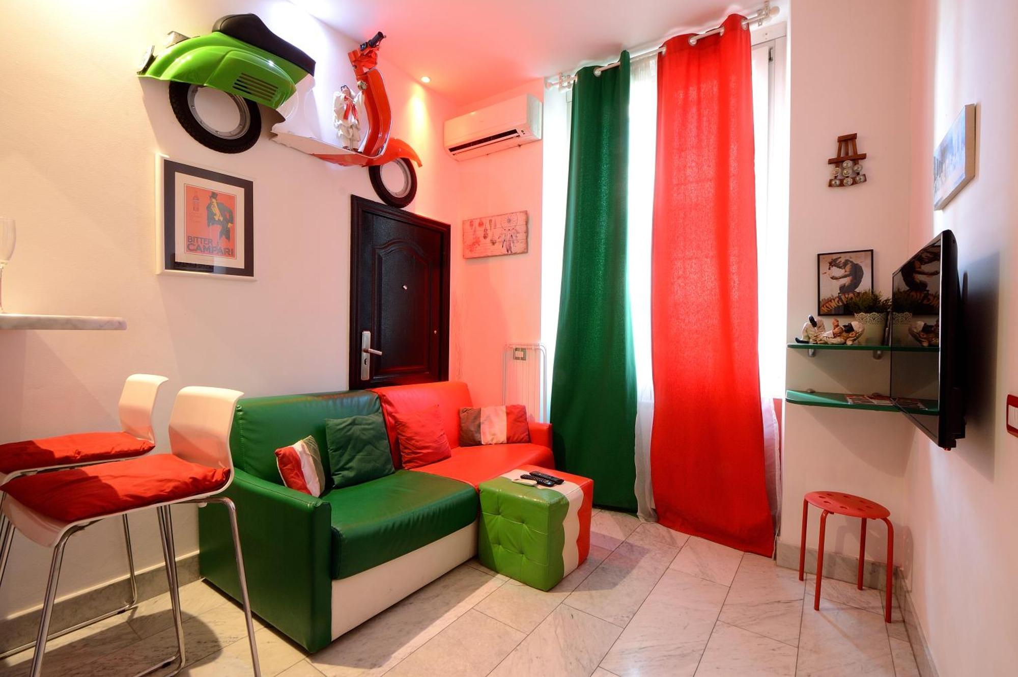 Bellissimo Mini A Tema Bandiera Italiana, Potente Wi-fi, 3 Linee Metropolitane Dietro Casa, Collegato Direttamente Con Aeroporto Di Malpensa E Rho Fiera Apartment *