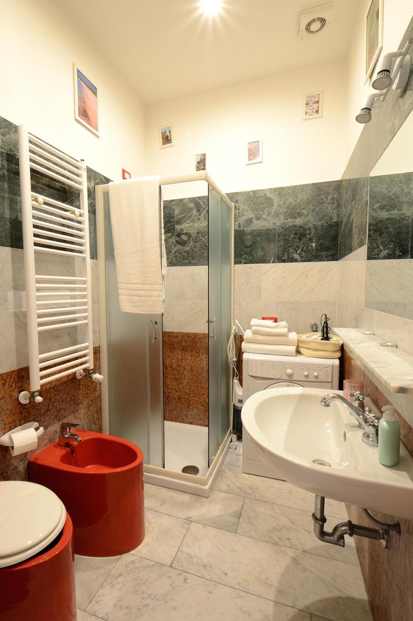 Bellissimo Mini A Tema Bandiera Italiana, Potente Wi-fi, 3 Linee Metropolitane Dietro Casa, Collegato Direttamente Con Aeroporto Di Malpensa E Rho Fiera Apartment