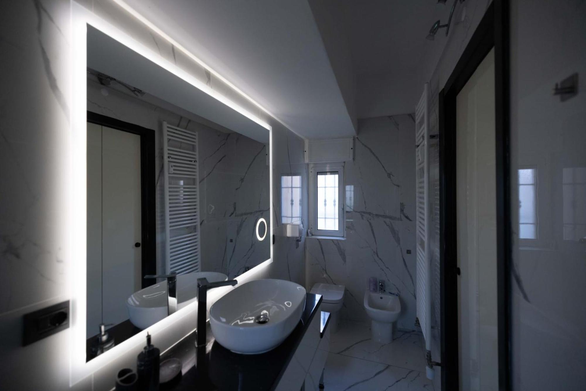 Apartment Spazioso Con Terrazzo Navigli , Bocconi *