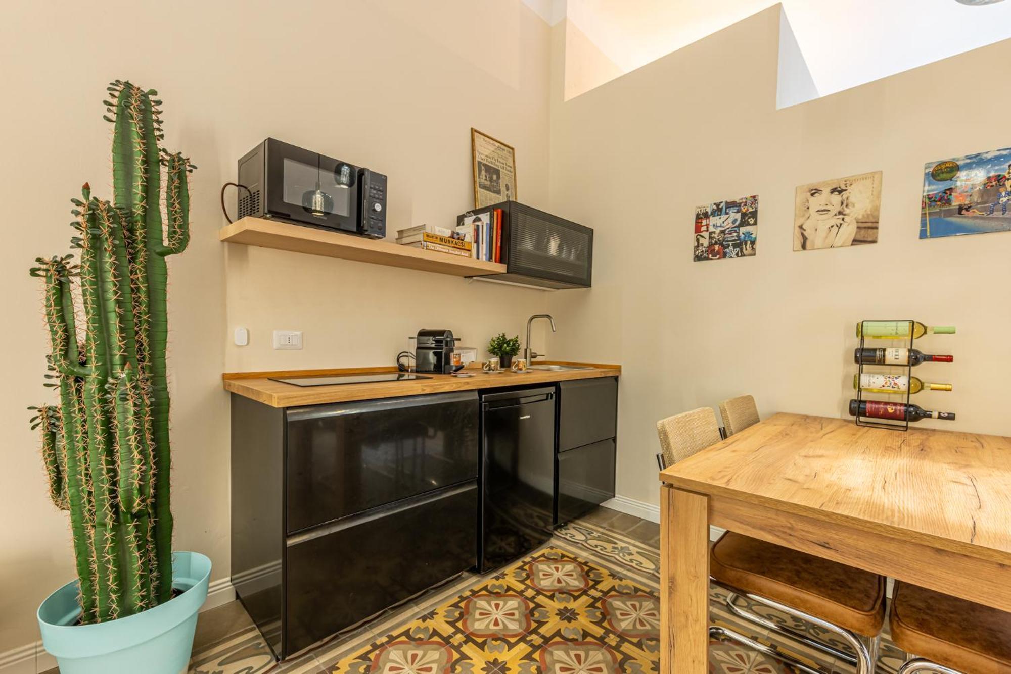 Apartment Bilocale Chic In Tropical A Due Passi Da Stazione