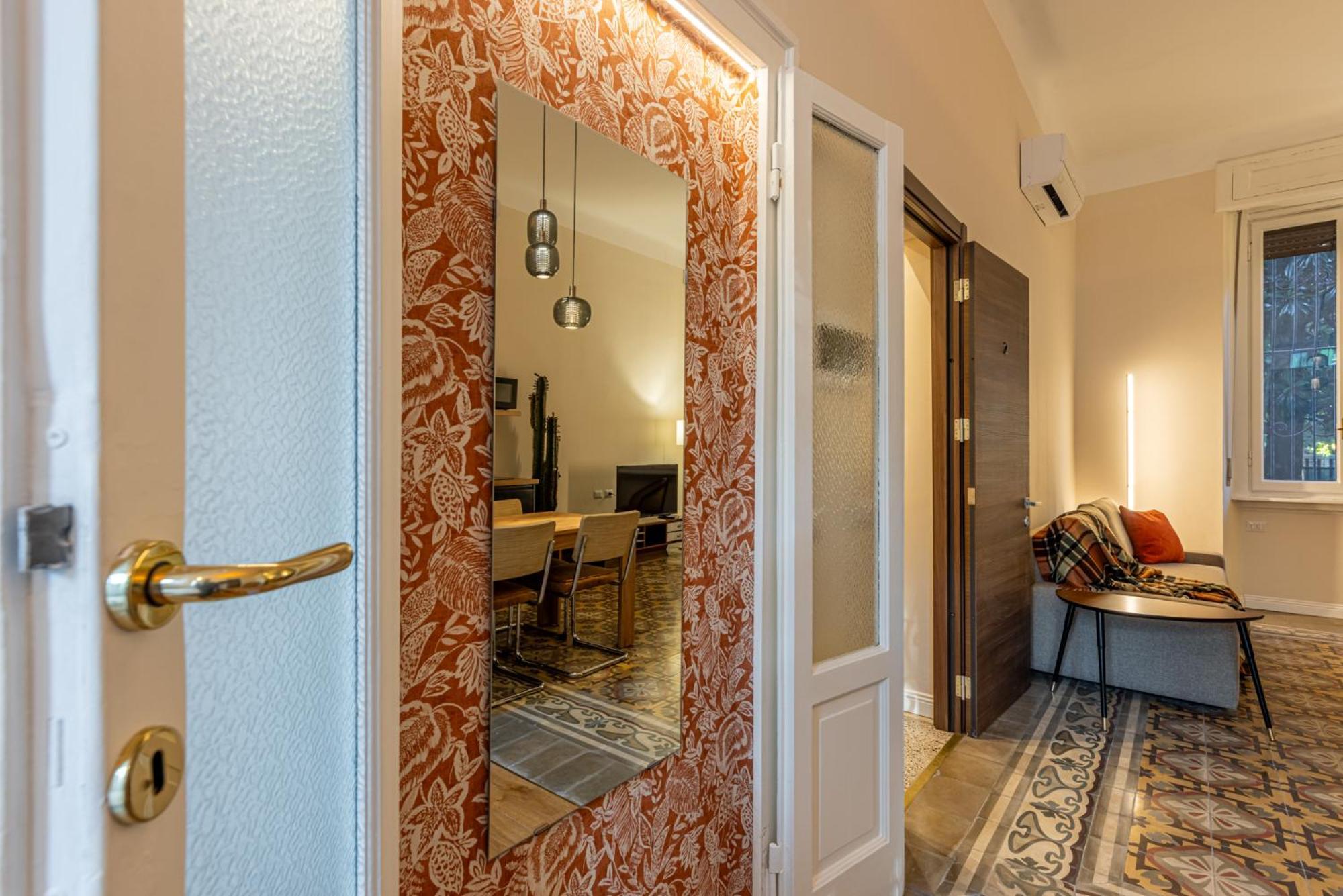 Apartment Bilocale Chic In Tropical A Due Passi Da Stazione