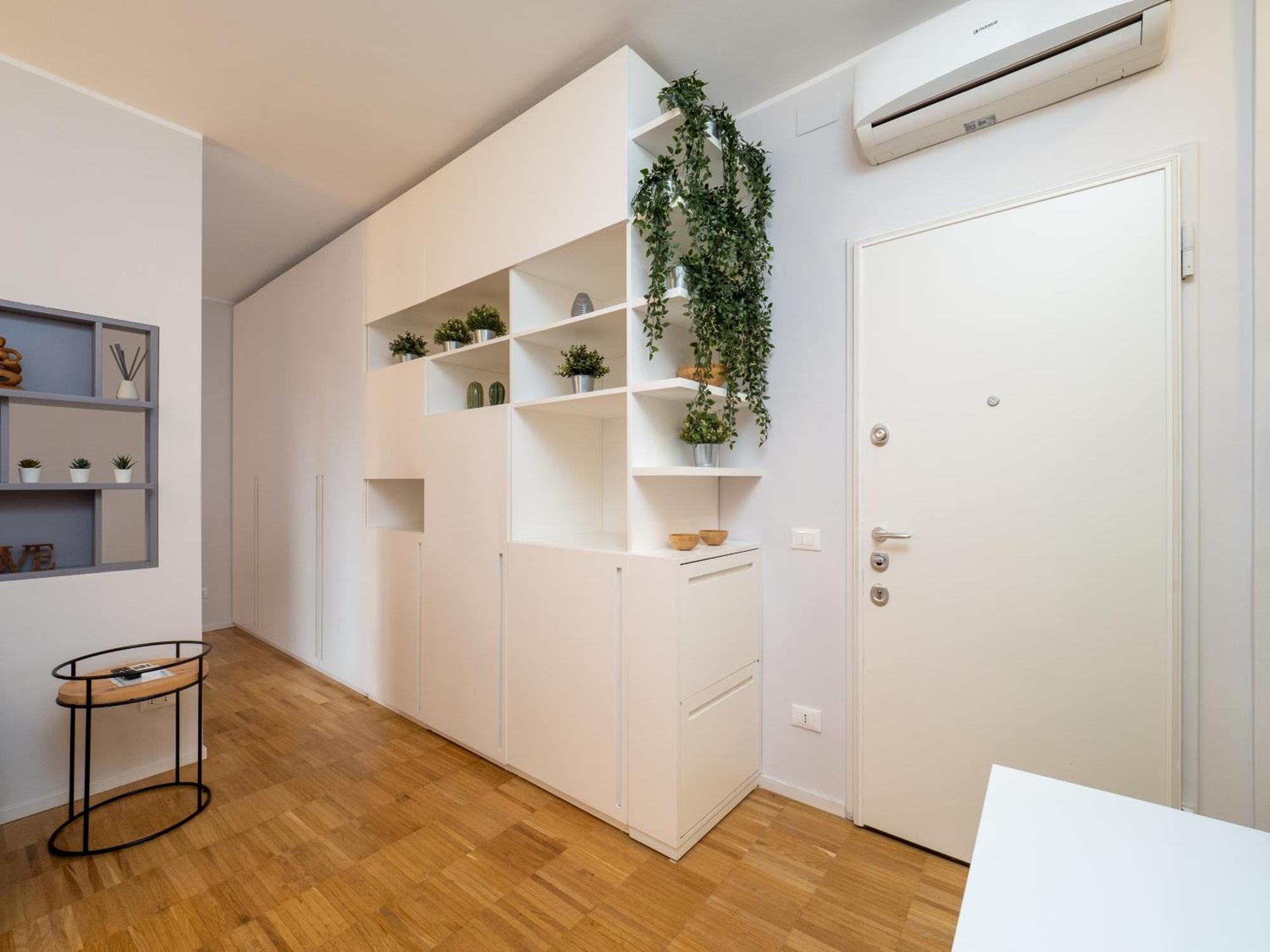 Apartment Keys Of Italy - Melloni 4 / Mustard Revolution Milan