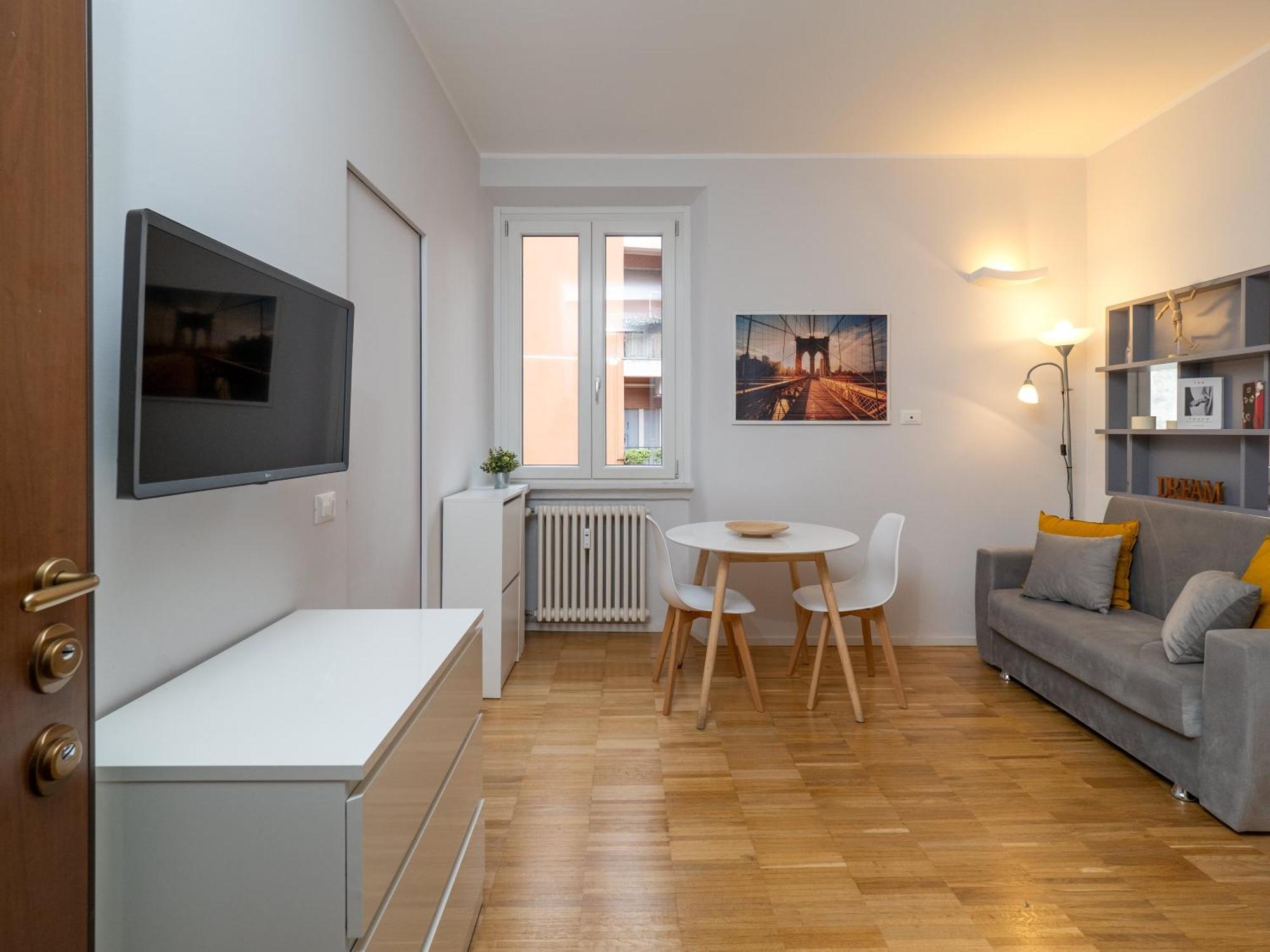 Keys Of Italy - Melloni 4 / Mustard Revolution Apartment Milan