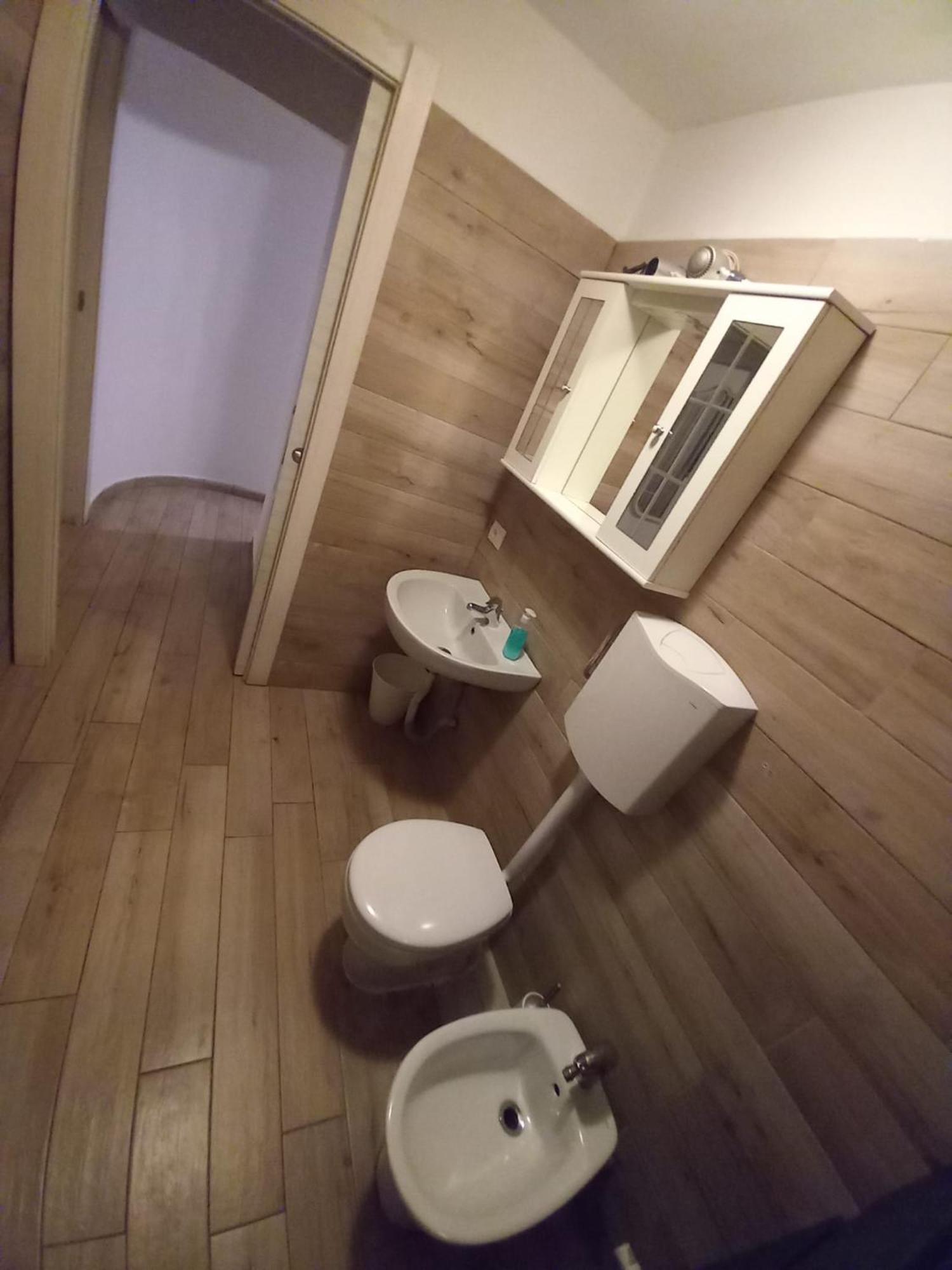 Apartamento 3 Station Free Parking Milão