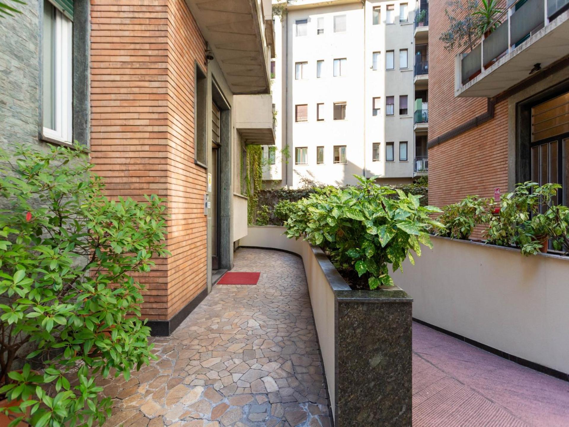 The Rent - Spacious Two-bedroom In Crocetta