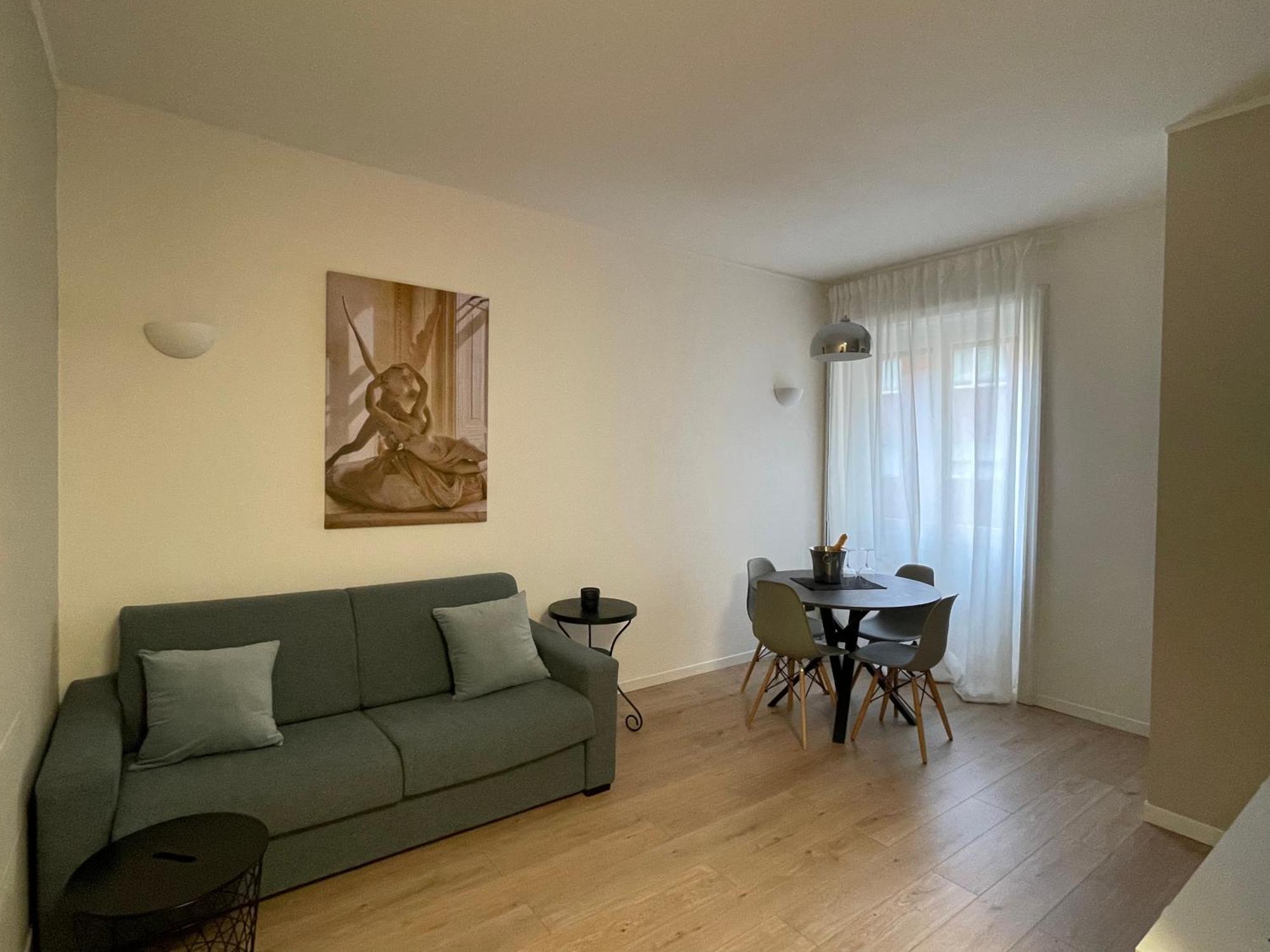 Solari Apartment, Fashion Street Apartment Mailand