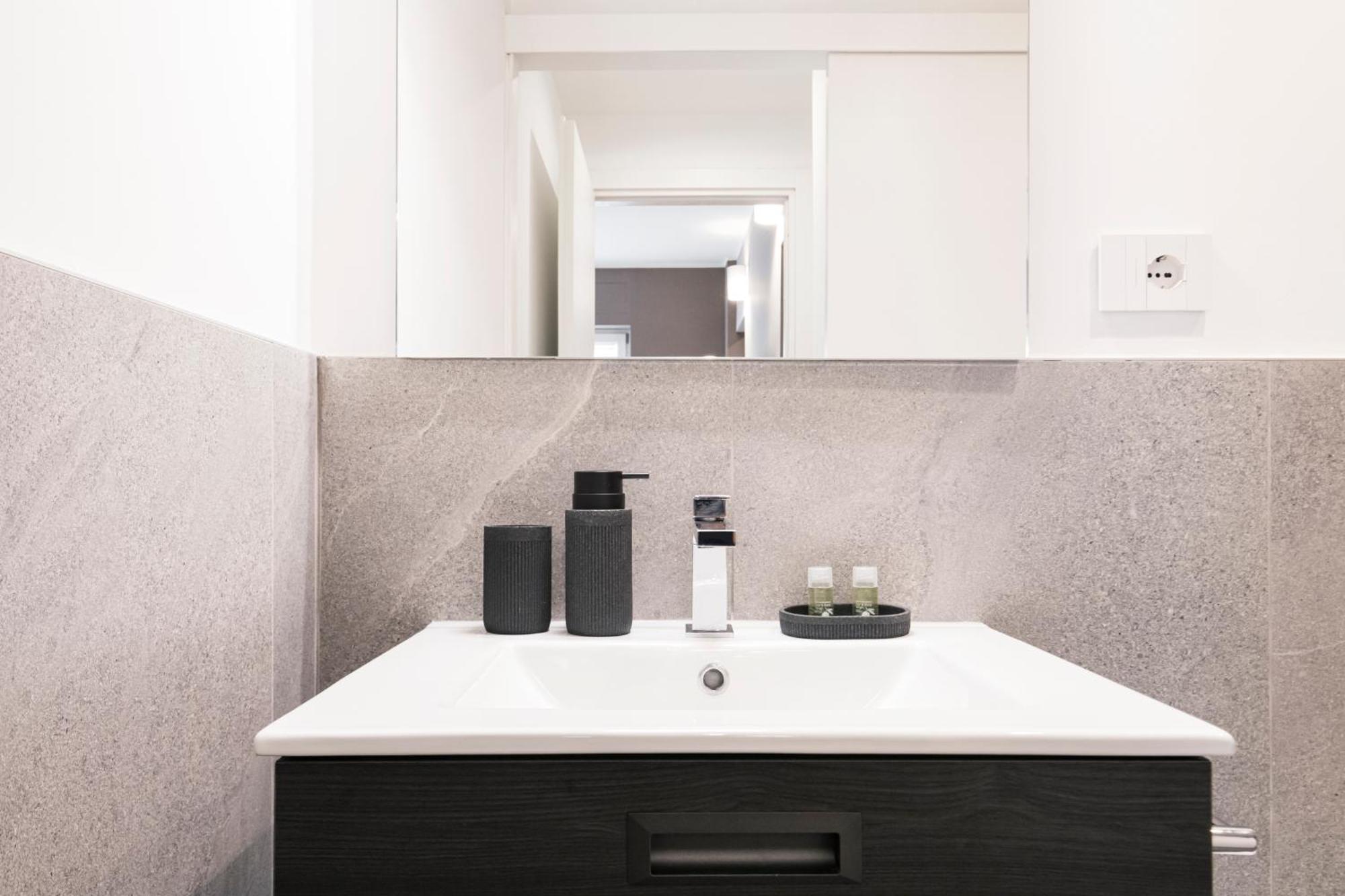 Easylife - Modern With Garden Mailand