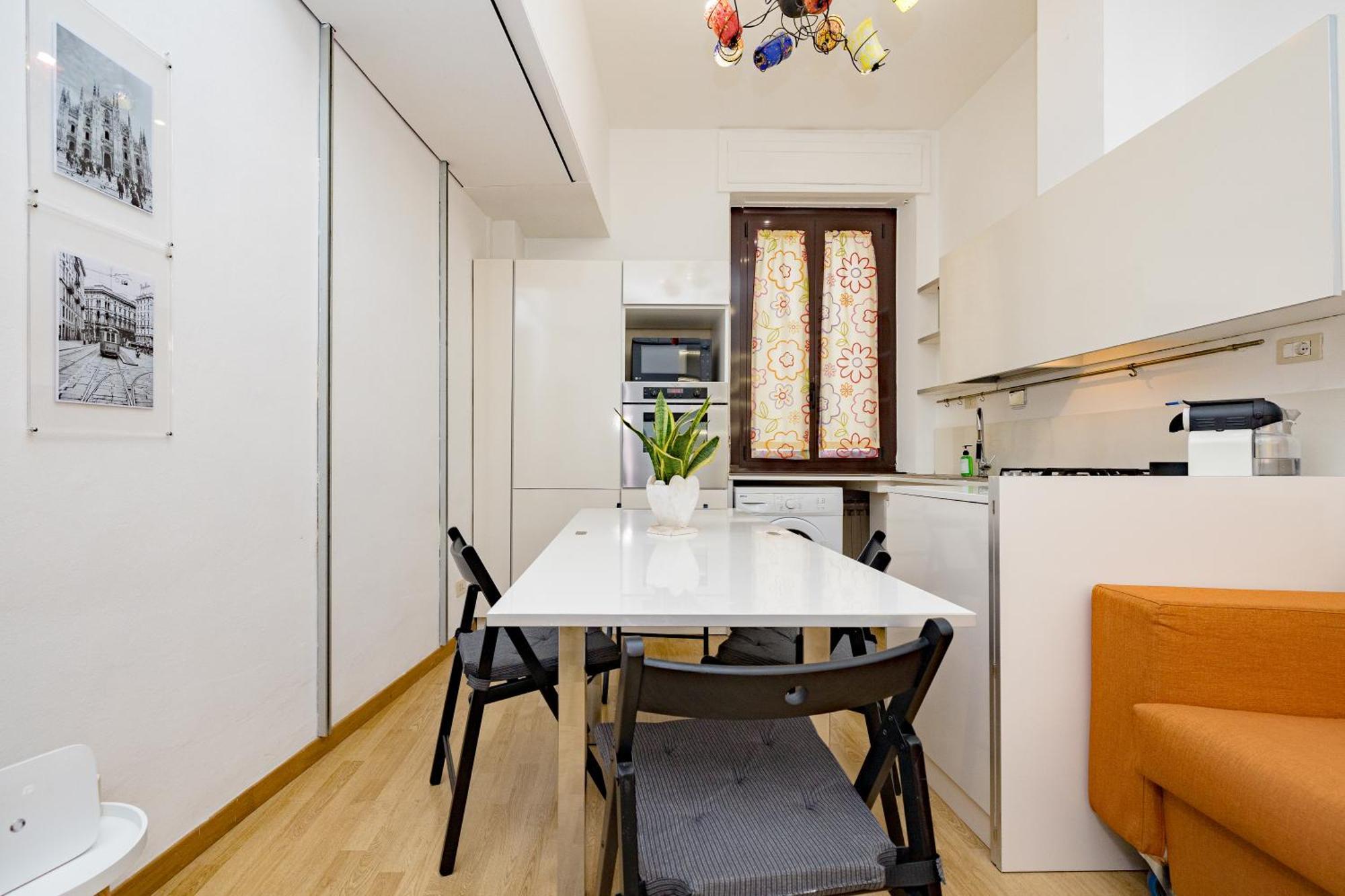Minimal Near Bocconi Apartment *