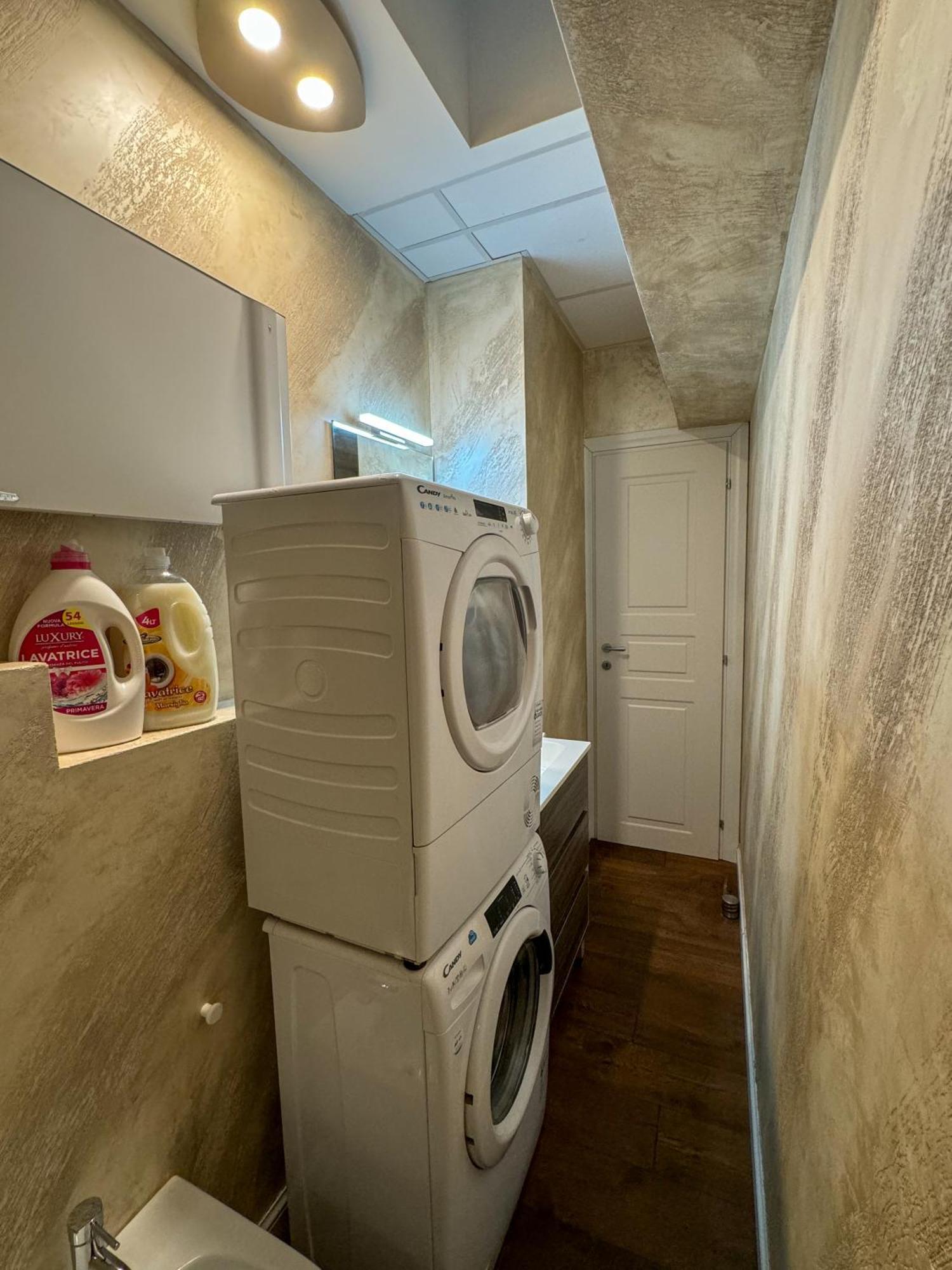 Dea Dreams - Lofty Marghera Holiday home Milan