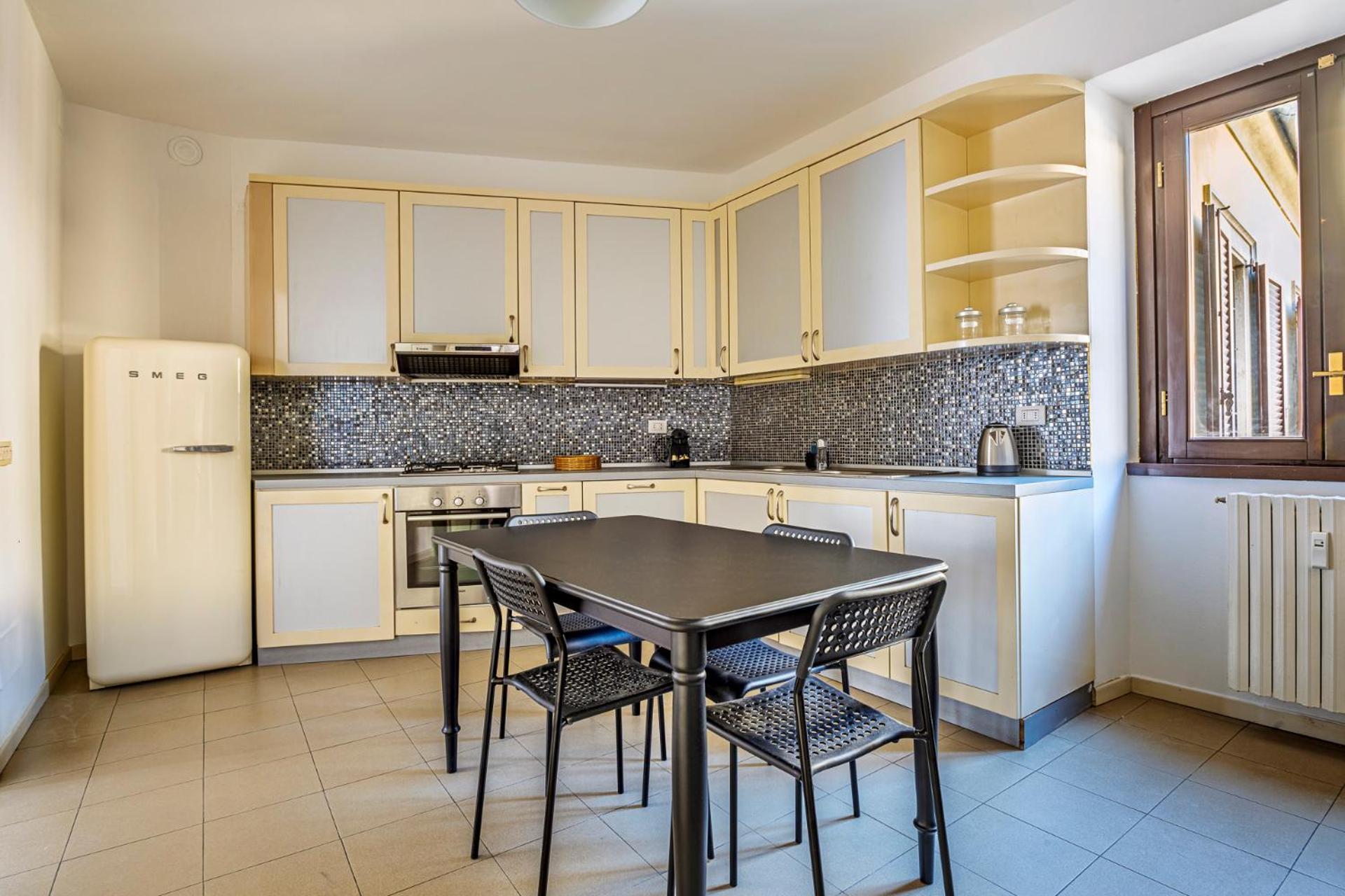 Apartment Elegant 2 Bedrooms Near Duomo