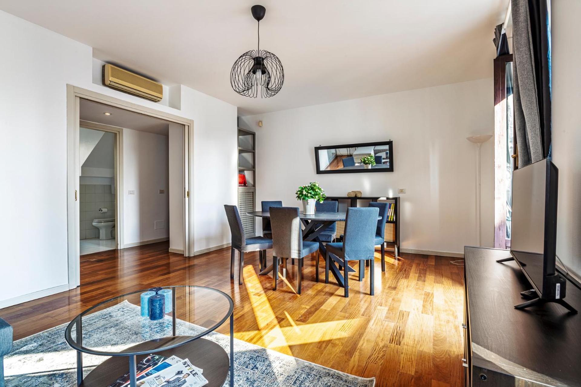 Elegant 2 Bedrooms Near Duomo *
