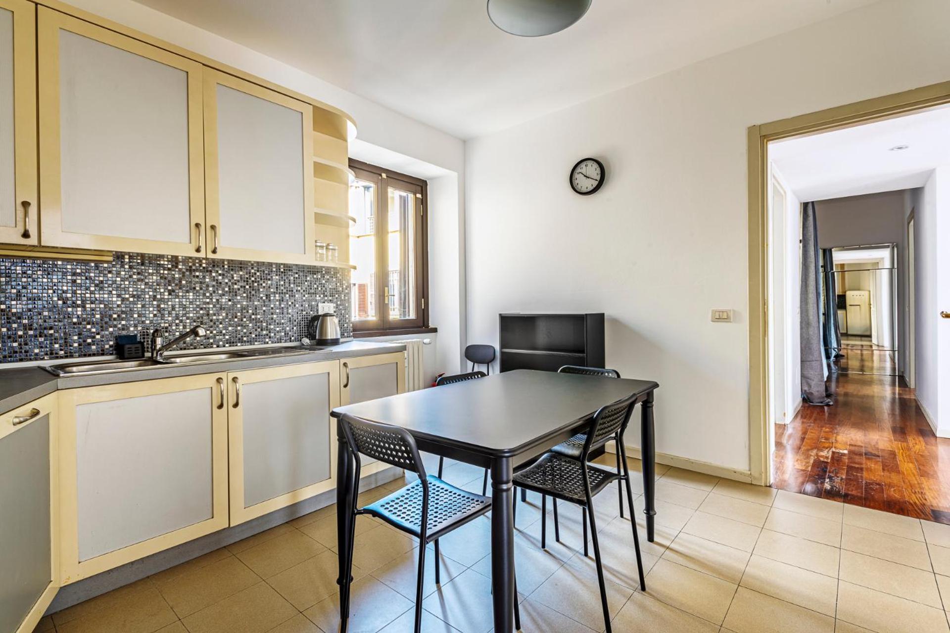 Elegant 2 Bedrooms Near Duomo Mailand