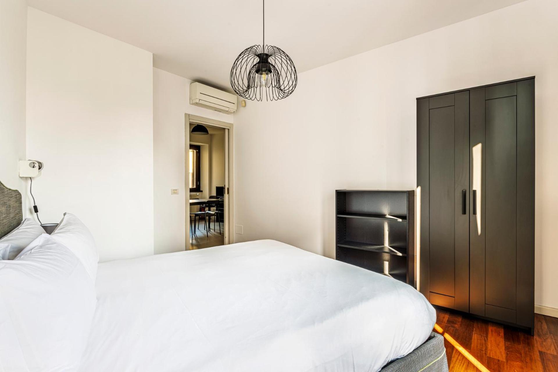 Elegant 2 Bedrooms Near Duomo * Mailand