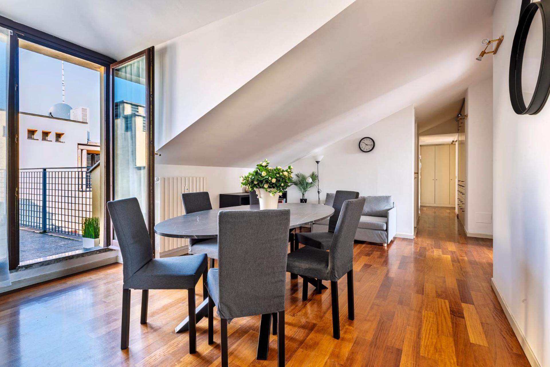 Elegant 2 Bedrooms Near Duomo