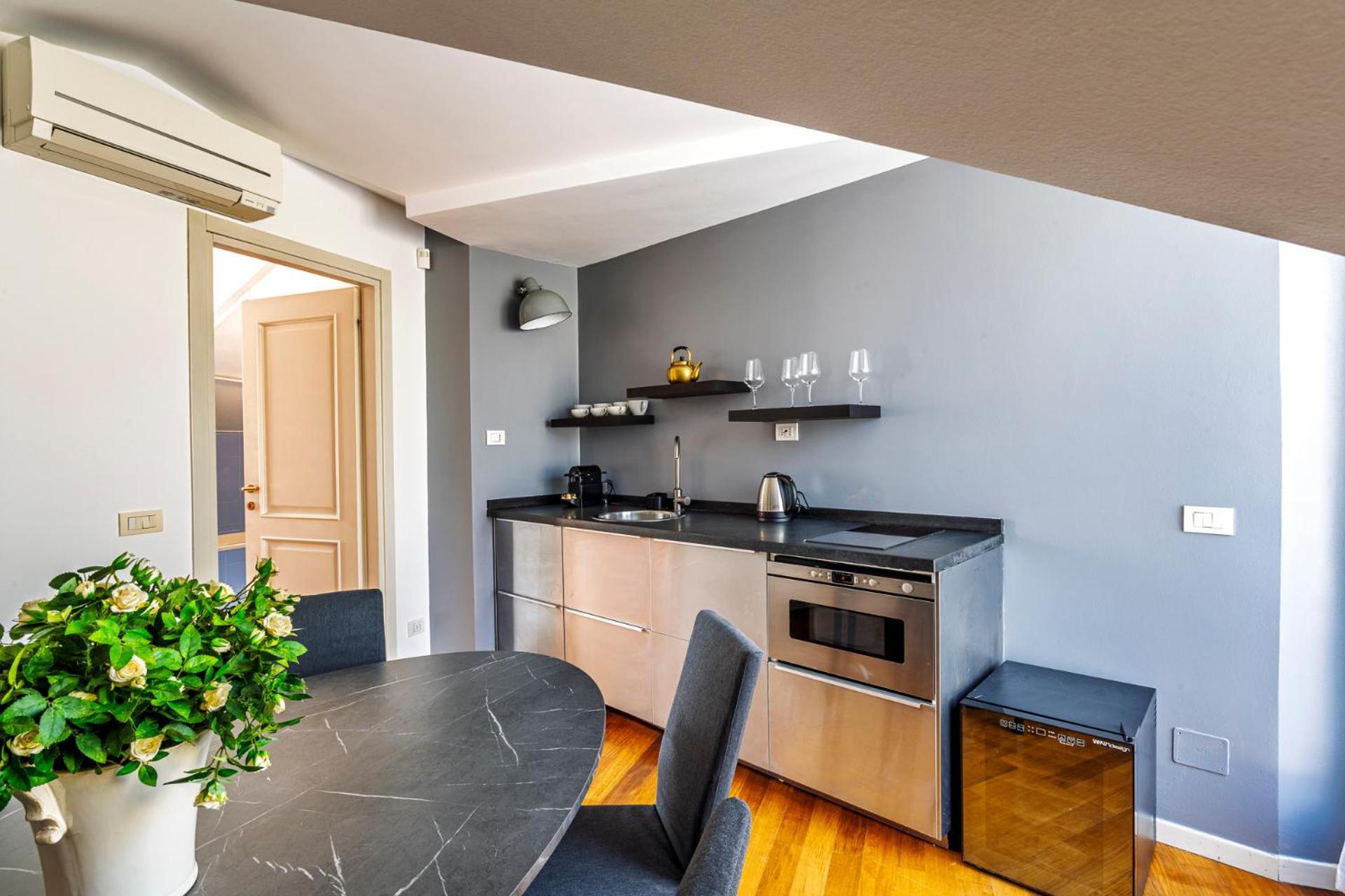 Apartment Elegant 2 Bedrooms Near Duomo *