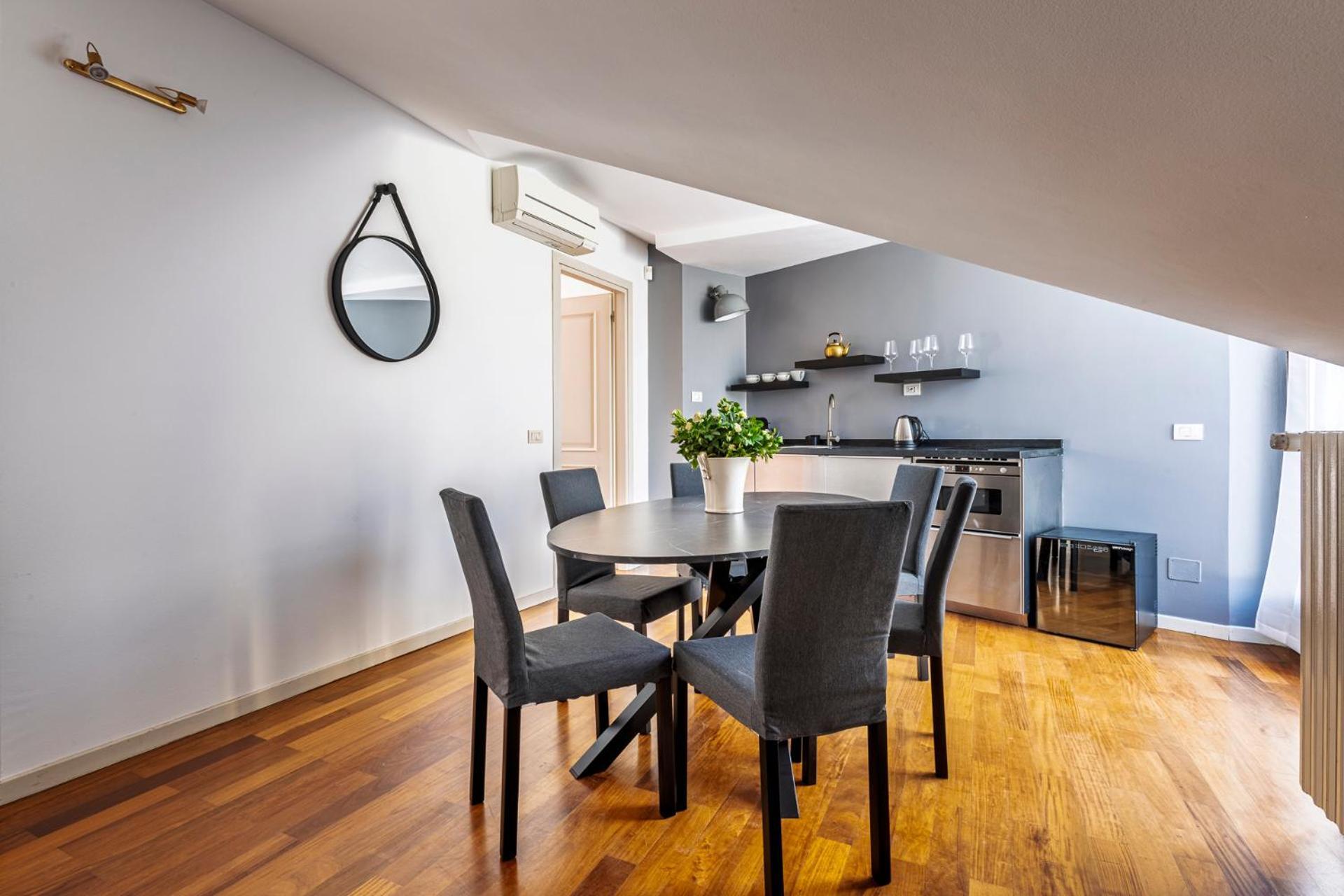 Apartment Elegant 2 Bedrooms Near Duomo Mailand