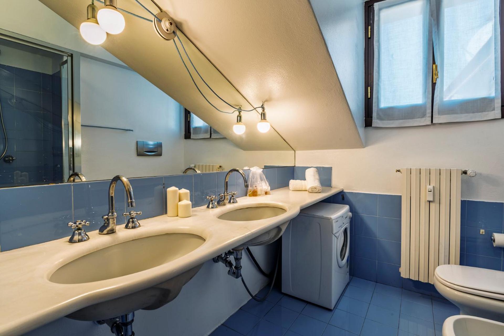 Elegant 2 Bedrooms Near Duomo * Mailand