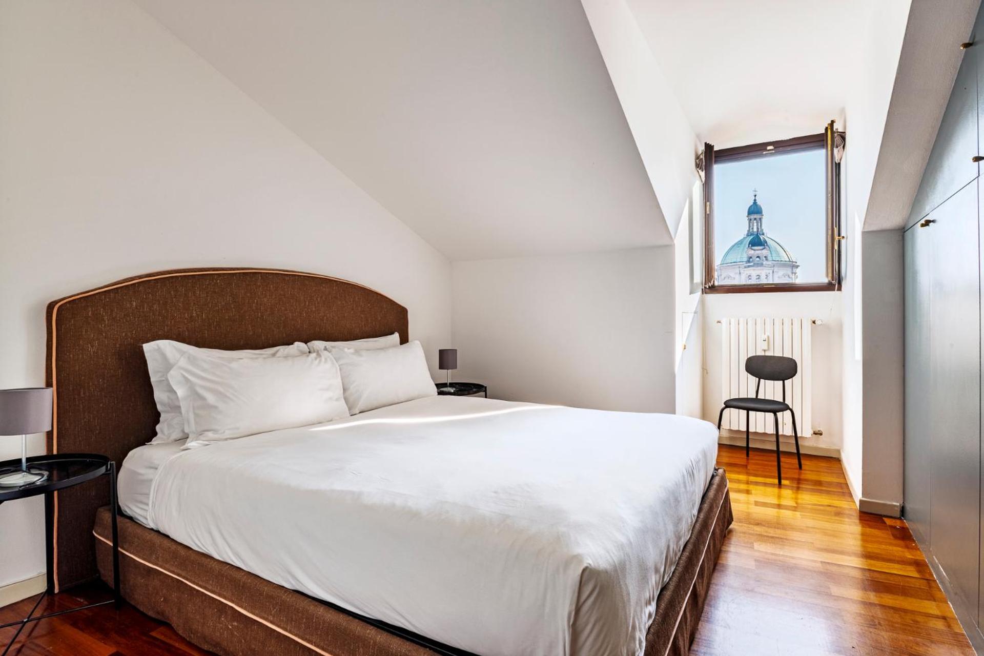 Elegant 2 Bedrooms Near Duomo *