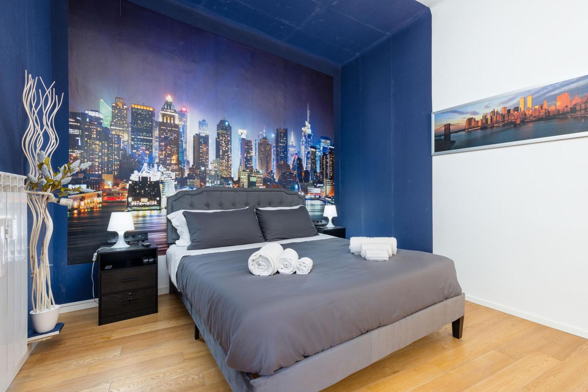 Life Elegant Penthouse With Terrace, Wi-fi Netflix, Subway Apartment Milan